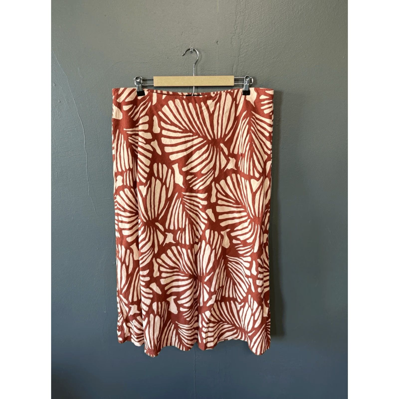 Banana Republic Banana Republic Womens Skirt Maxi Long Red Linen Floral XL Size Size 40" / US 18 - 2 Thumbnail