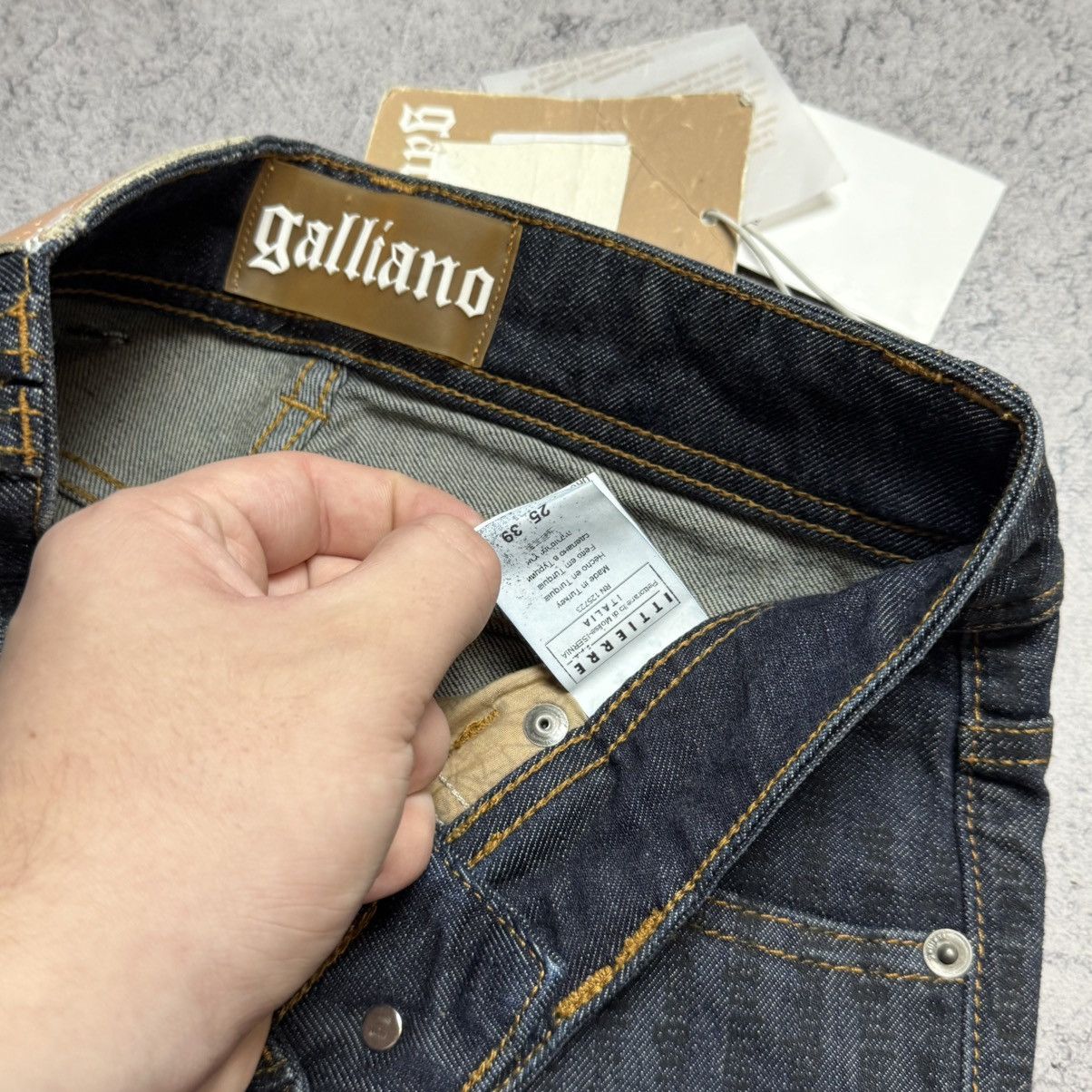 John Galliano NEW Galliano Y2K 00s Multi Logo Jeans Size 25" / US 0 / IT 36 - 8 Thumbnail