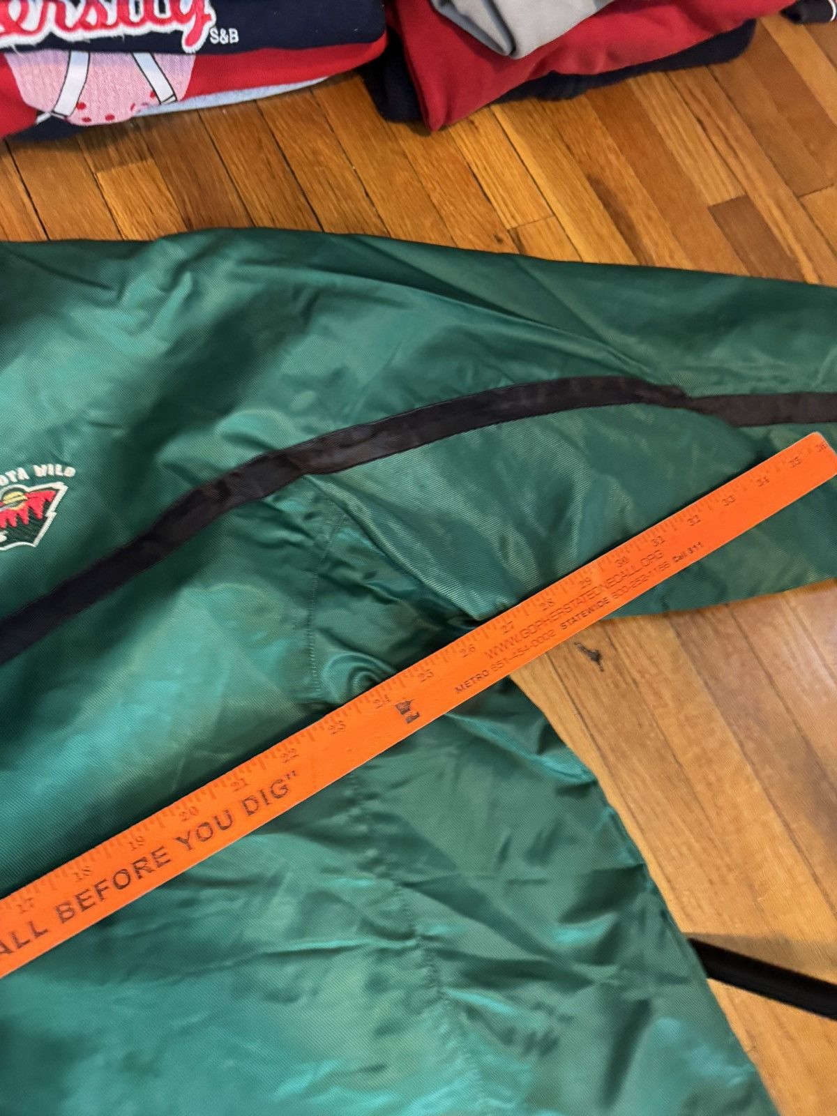 Nike Vintage Minnesota Wild Nike Jacket Size US L / EU 52-54 / 3 - 8 Thumbnail