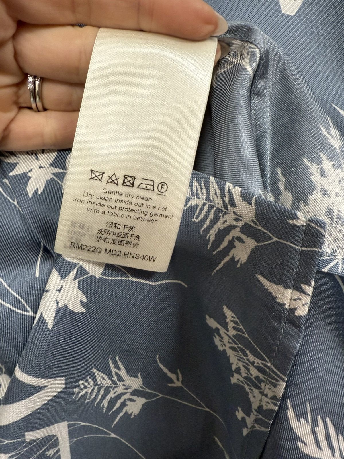 Louis Vuitton Louis Vuitton LV Printed Leaf Luxury Ready Wear Size US M / EU 48-50 / 2 - 7 Thumbnail