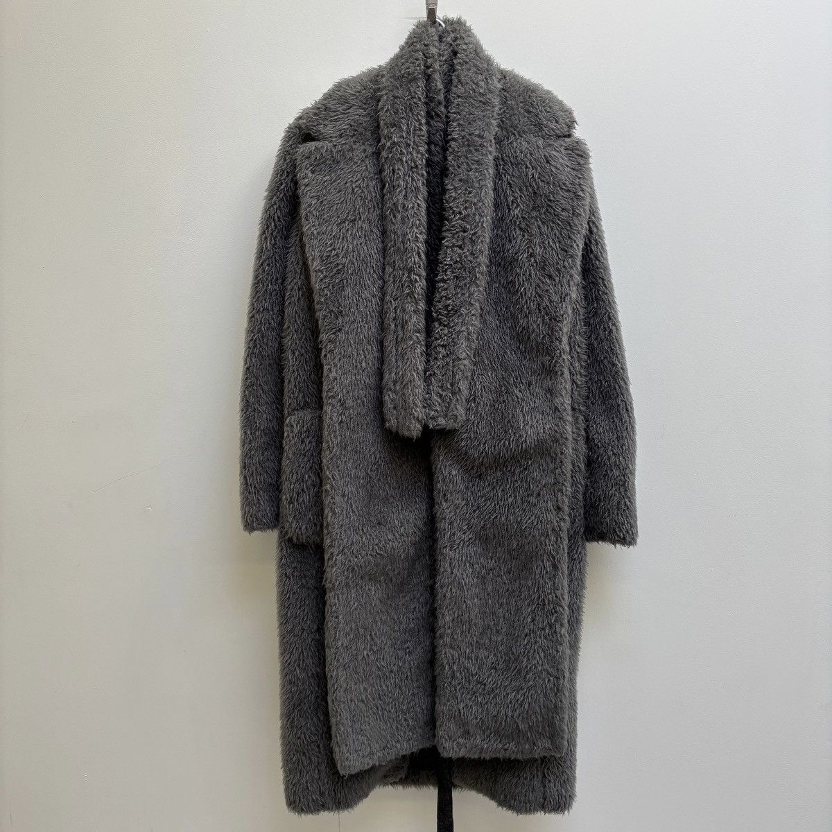 Helmut Lang FW19 Helmut Lang Layered Shaggy Fur Charcoal Robe Size M / US 6-8 / IT 42-44 - 1 Thumbnail