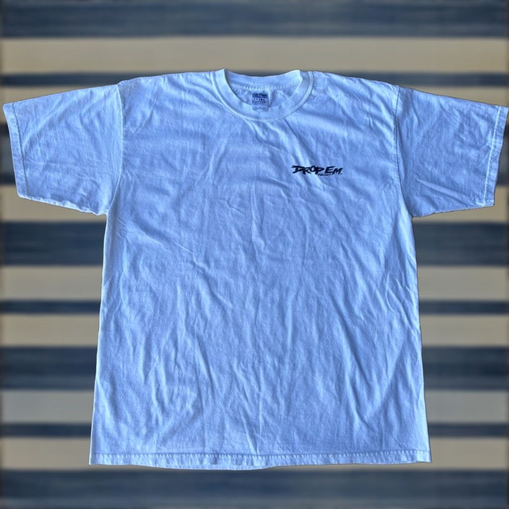 Gildan VINTAGE Gildan T-Shirt Drop Em Racing The Way She Likes It 90s Lowrider Classic Car Graphic Print XL White Men Shirt Size US XL / EU 56 / 4 - 1 Thumbnail