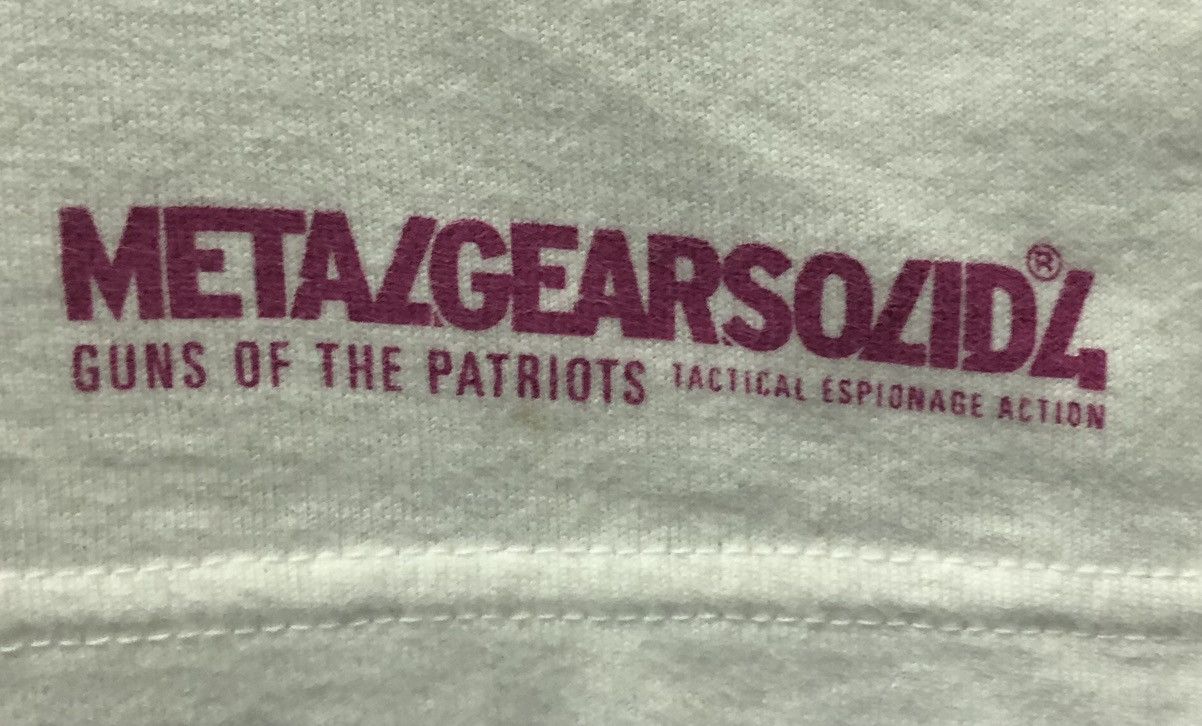 Uniqlo Uniqlo Metal Gear Solid 4 Guns Of The Patriots T-Shirt Size US XL / EU 56 / 4 - 4 Thumbnail