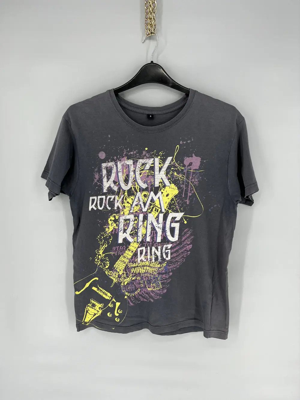 Band Tees Vintage Y2K rock ring festival kiss muse rammstein 2010 Size US S / EU 44-46 / 1 - 1 Thumbnail