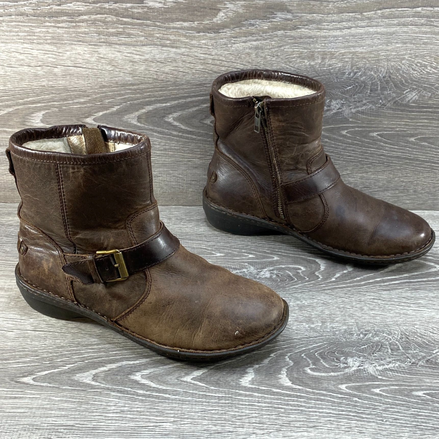 Ugg UGG Boots Womens Brown Leather Buckle Round Toe Side Zip Size 9 Leather Shearling Lined Bootie Brown Womens Boots 9 Size US 8 / IT 38 - 5 Thumbnail