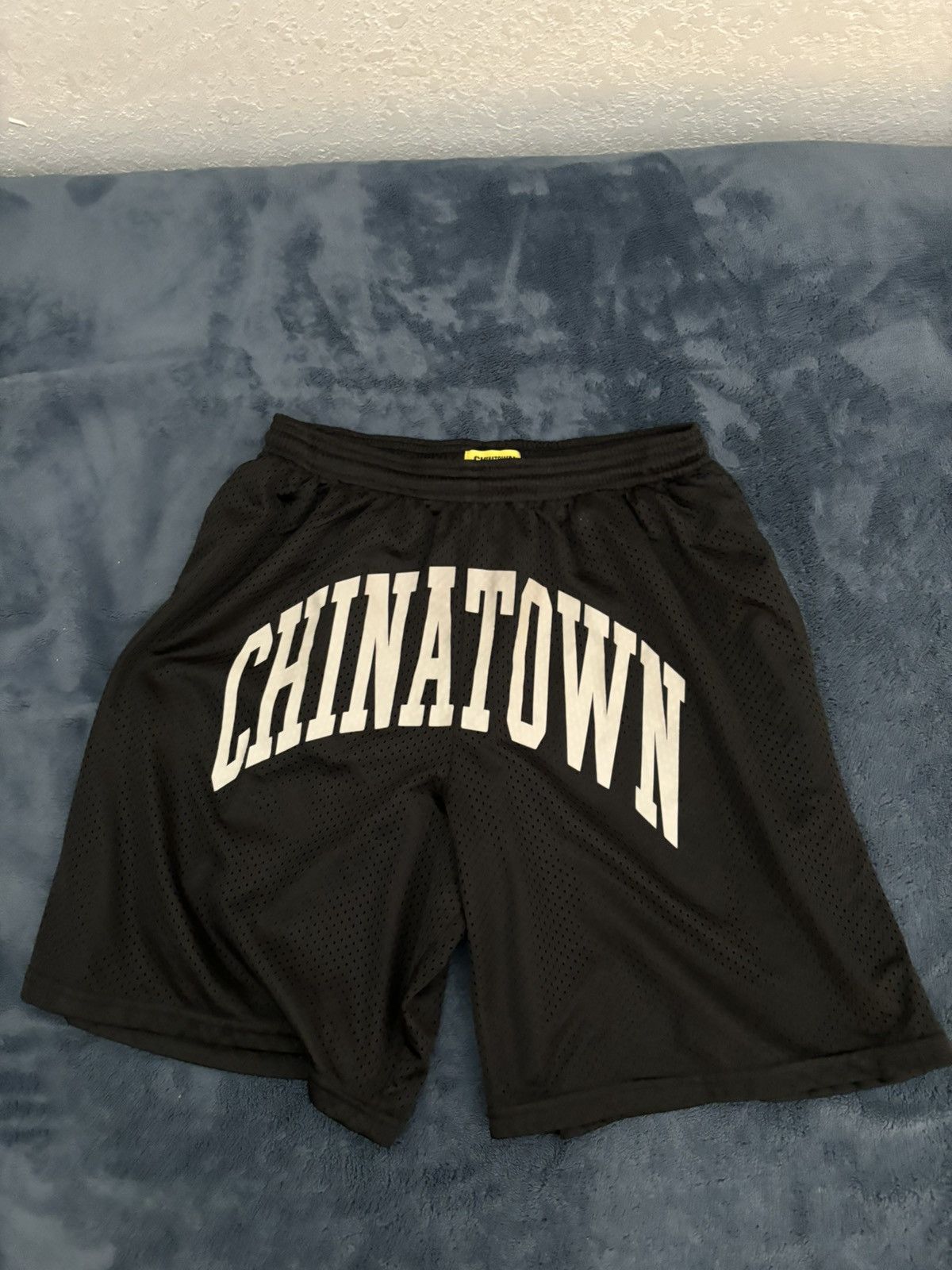 NEW outlet CHINATOWN MARKET PATCHWORK BLACK SWEAT SHORTS SZ MEDIUM