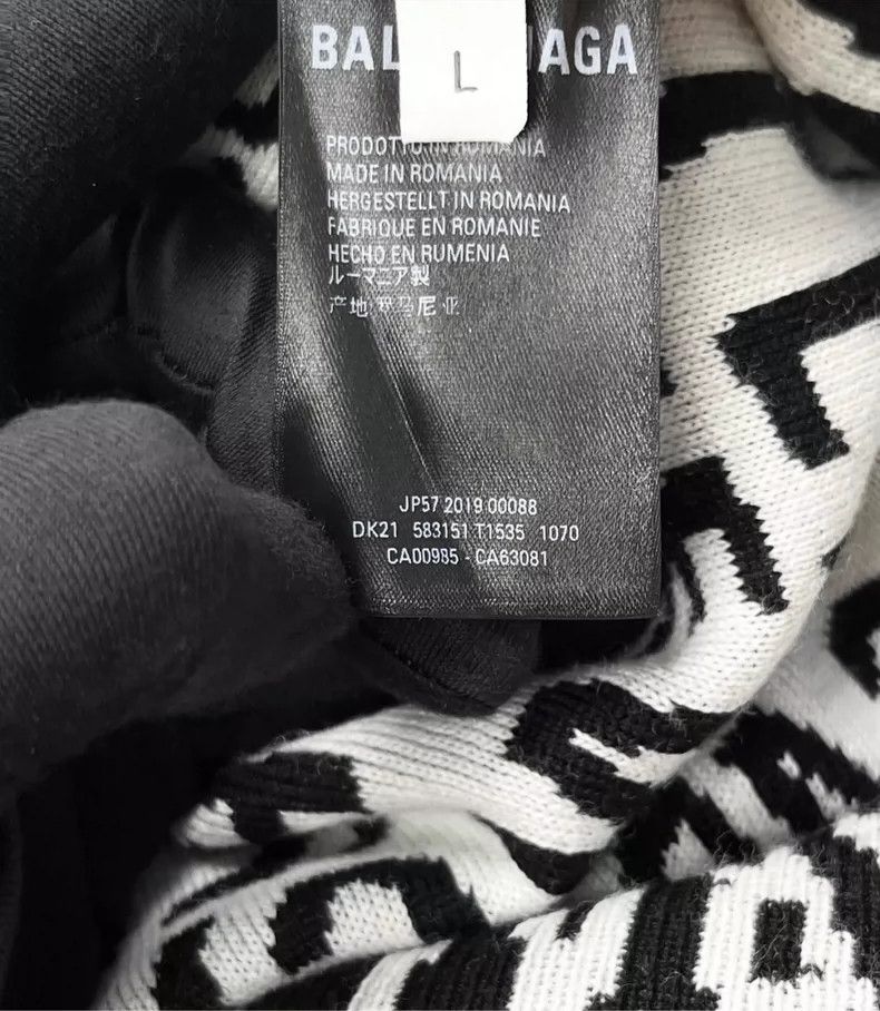 Balenciaga Balenciaga Black and white bullet-screen half-turtleneck s Size US L / EU 52-54 / 3 - 4 Thumbnail