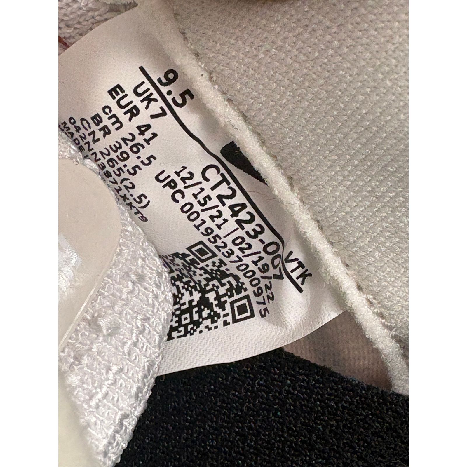 Nike Nike React Infinity Run Flyknit 2 Womens 9.5 Shoes WORN 1X Size US 9.5 / IT 39.5 - 8 Thumbnail