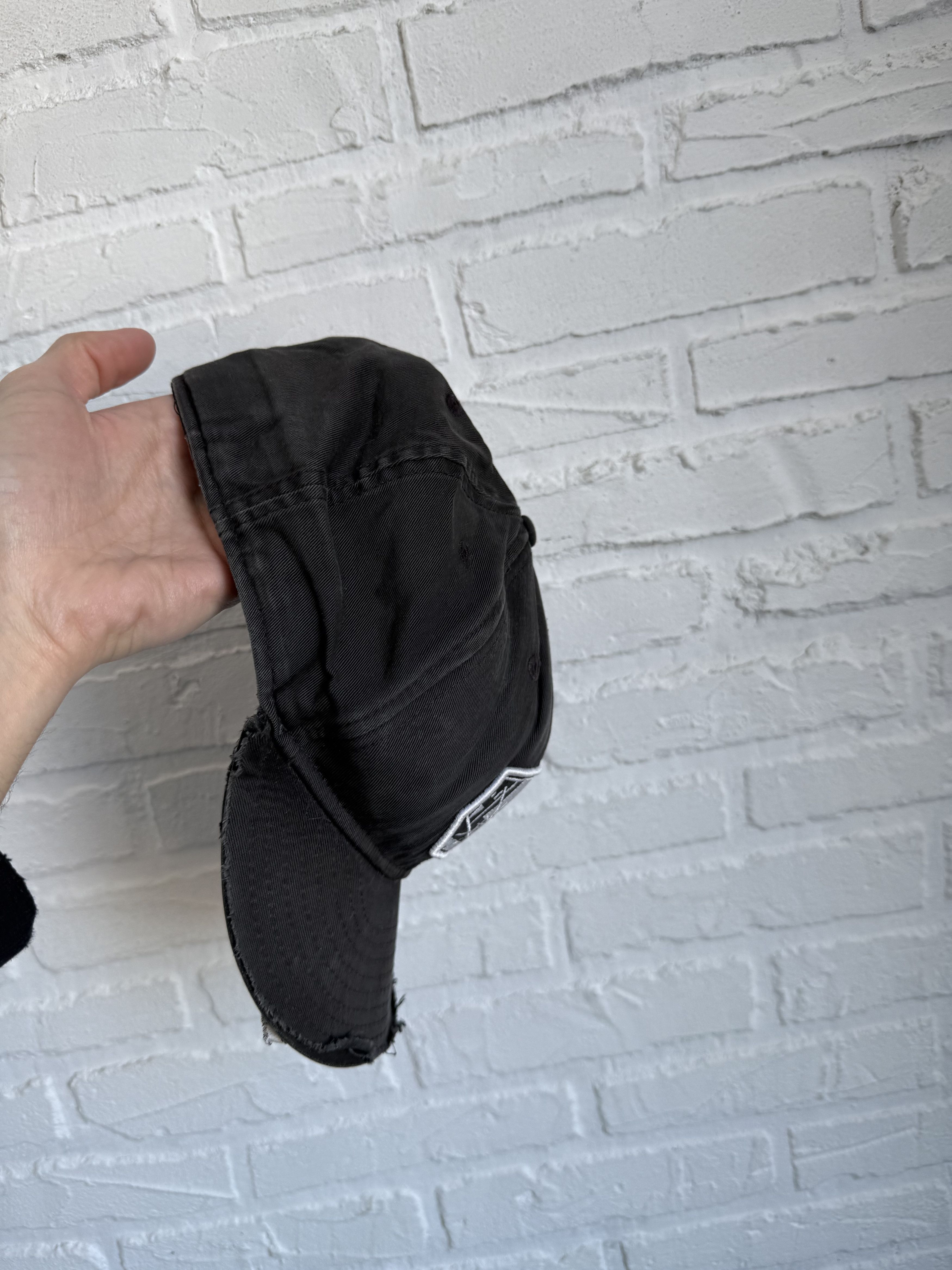 Alien Workshop Vintage Alien Workshop distressed black baseball cap Size ONE SIZE - 2 Thumbnail