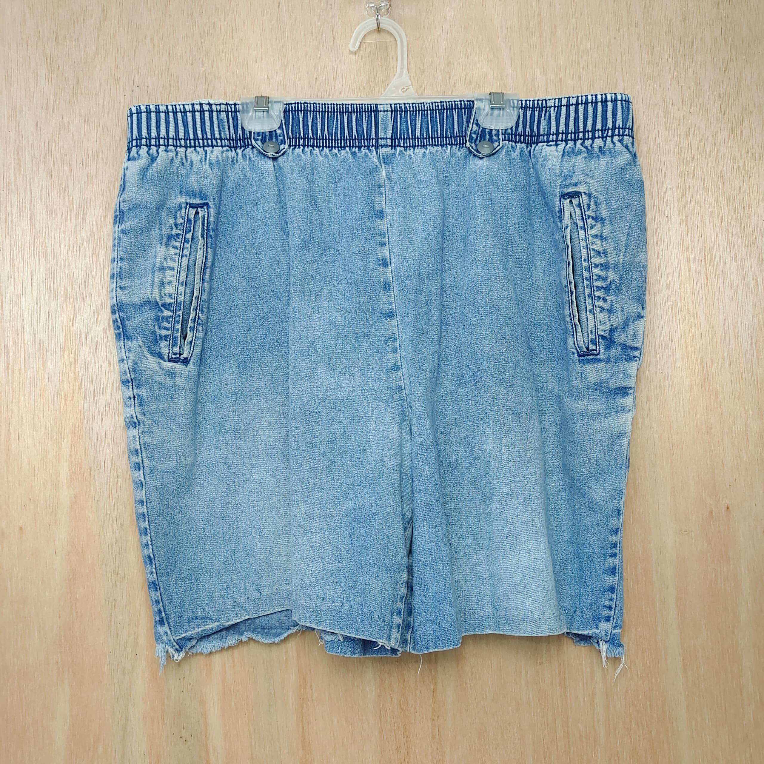 Levi's × Levi's Vintage Clothing VINTAGE DISTRESSED LEVIS TRAVELERS BLUE DENIM SHORT PANTS Size US 38 / EU 54 - 1 Thumbnail