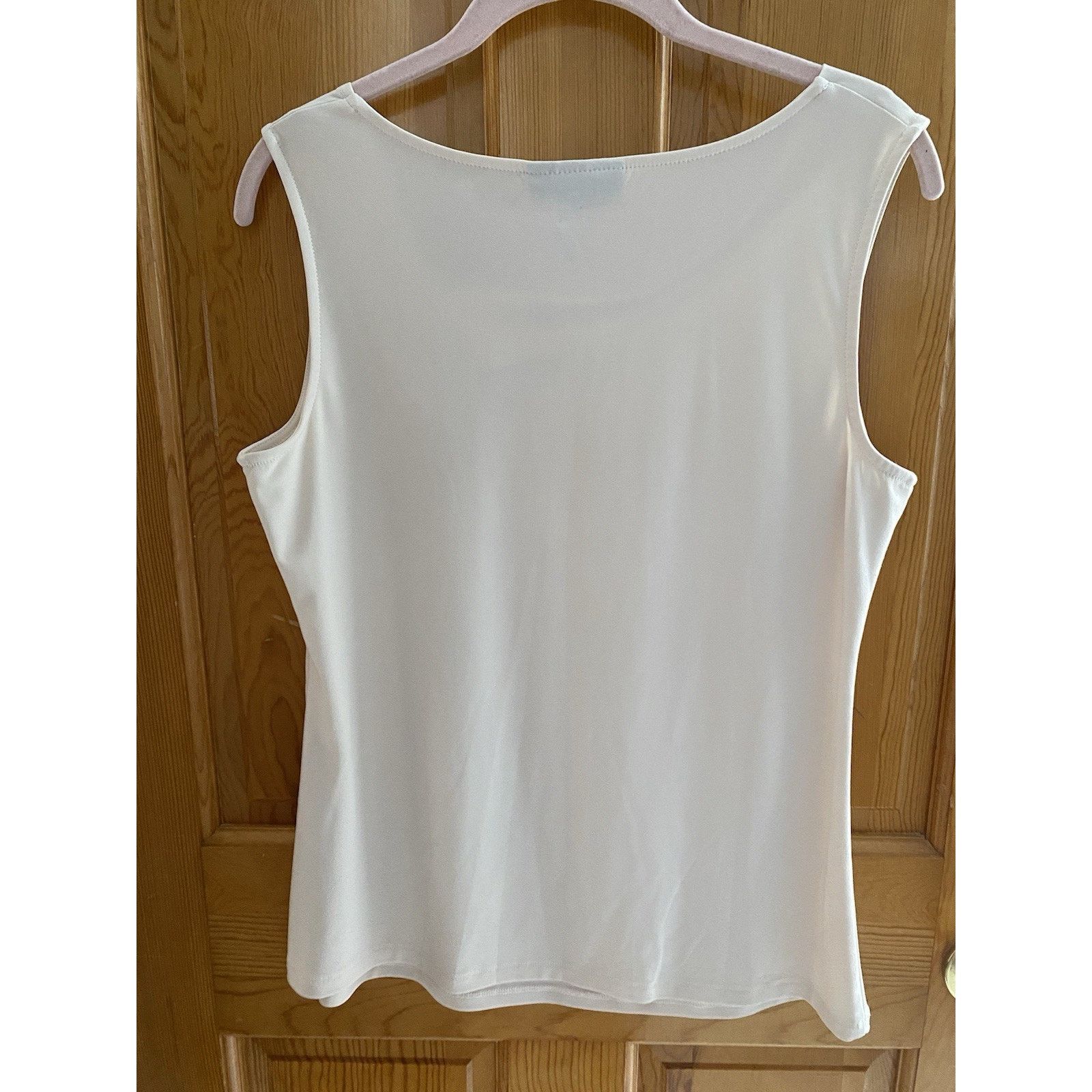 Donna Karan Donna Karan New York sz s beige sleeveless gorgeous blouse Size S / US 4 / IT 40 - 3 Thumbnail