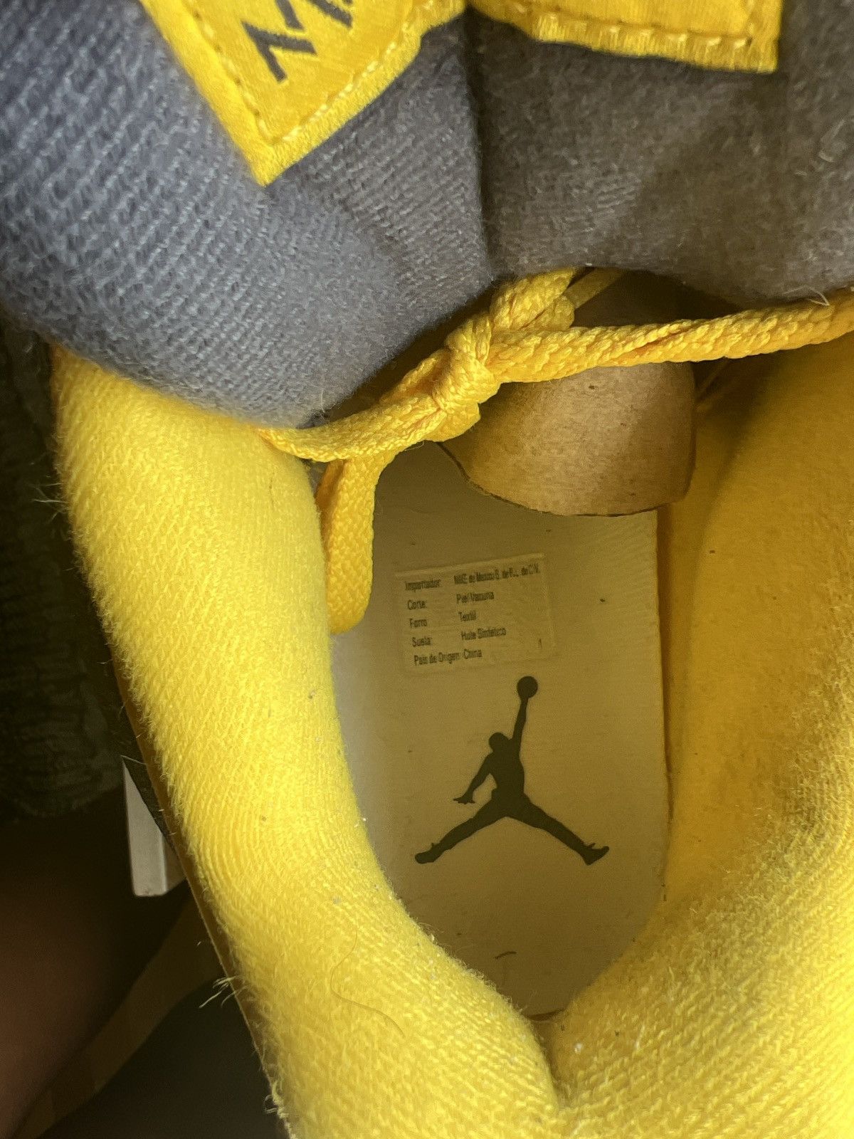 Jordan Brand × Nike Jordan 4 “Lighting” Size US 8 / EU 41 - 10 Thumbnail