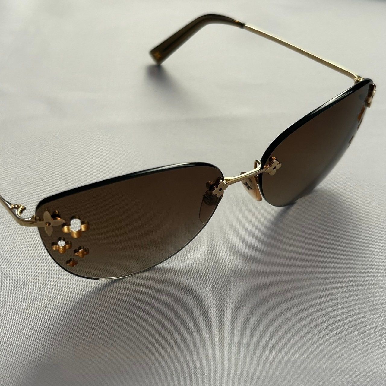 Louis Vuitton Louis Vuitton Desmayo Sunglasses Size ONE SIZE - 3 Thumbnail