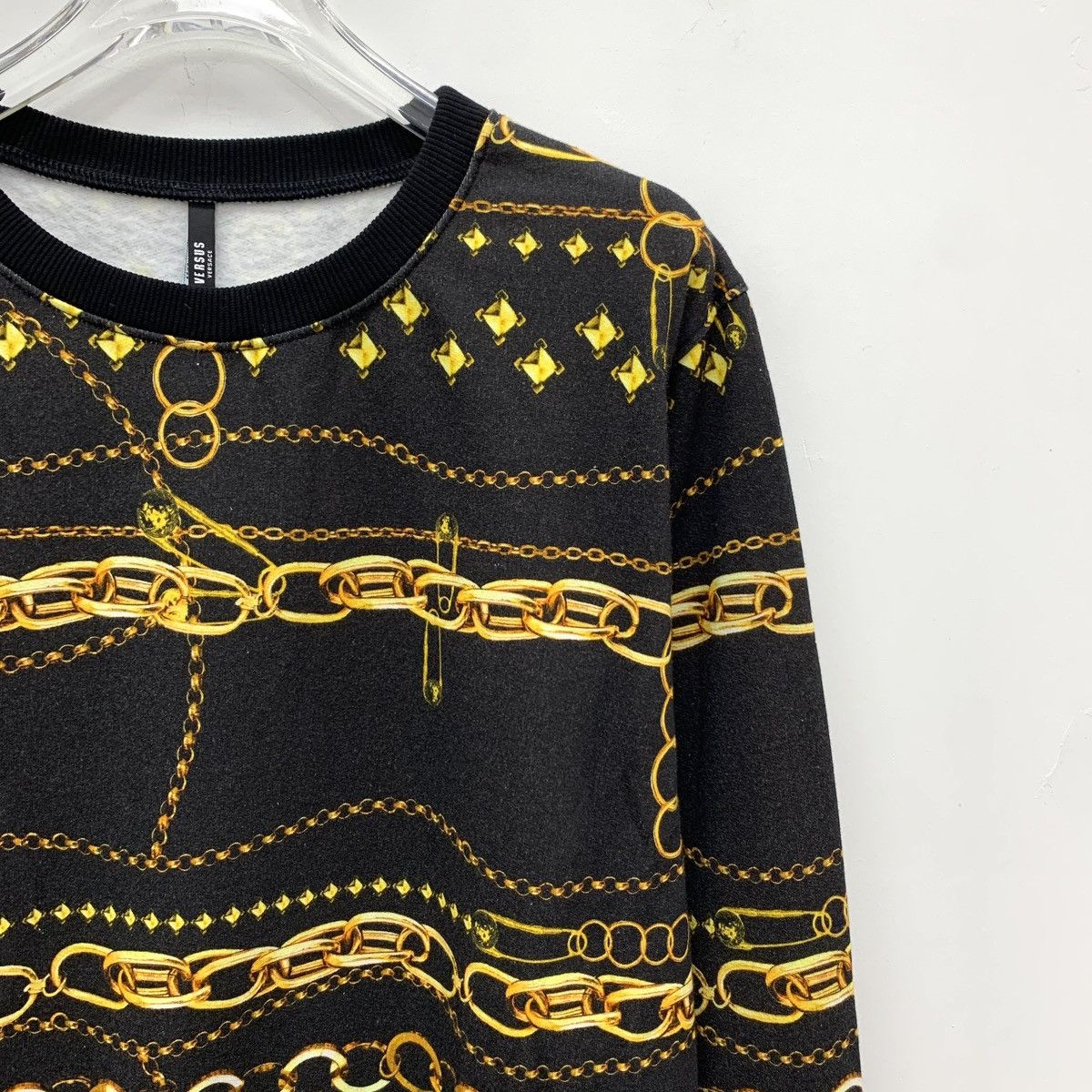 Versace Versace Black Gold Chain & Lock Long Sleeve Sweatshirt K26WX Size US M / EU 48-50 / 2 - 3 Thumbnail