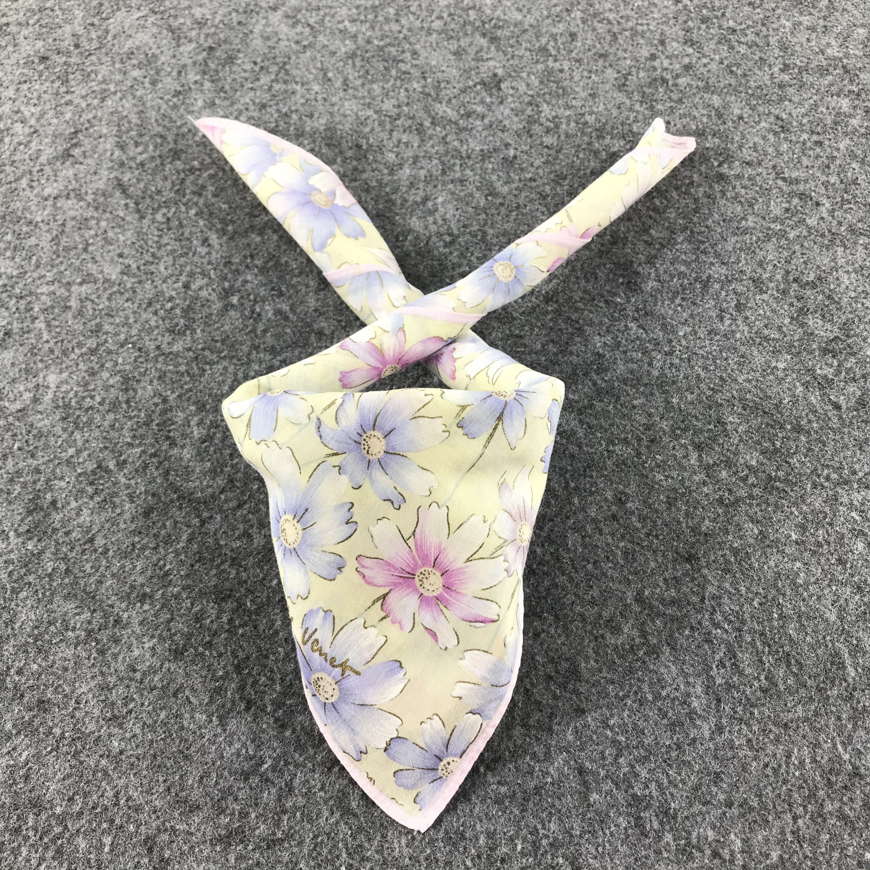 Vintage Philippe V Floral Handkerchief Neckerchief Bandana H118 Size ONE SIZE - 1 Thumbnail