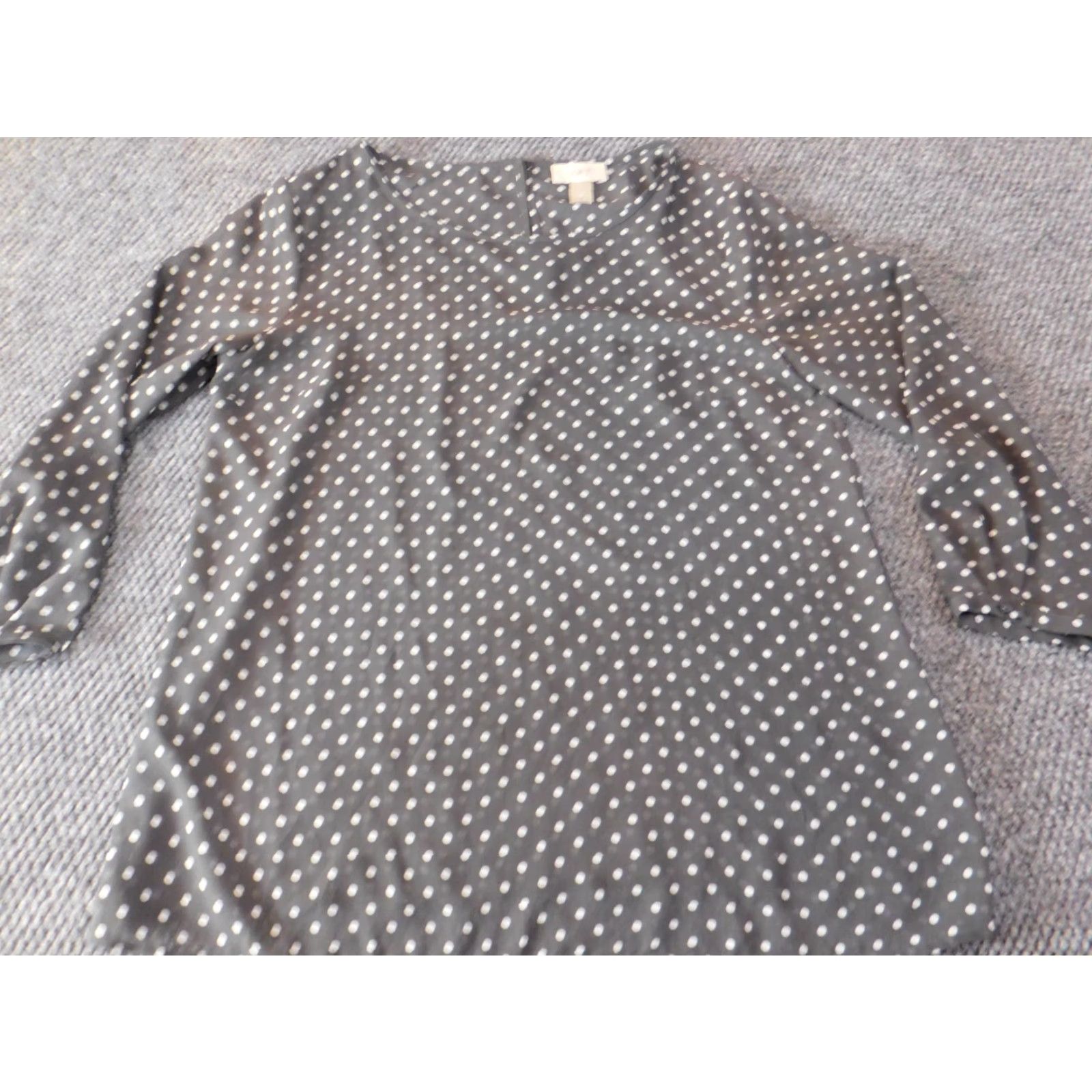 Ann Taylor Ann Taylor Loft Loft top Medium Gray pullover womens blouse M Gray Sheer Lightweight Casual Polyester Down Button Round Neck Long Sleeve Regular Women Size M / US 6-8 / IT 42-44 - 6 Thumbnail