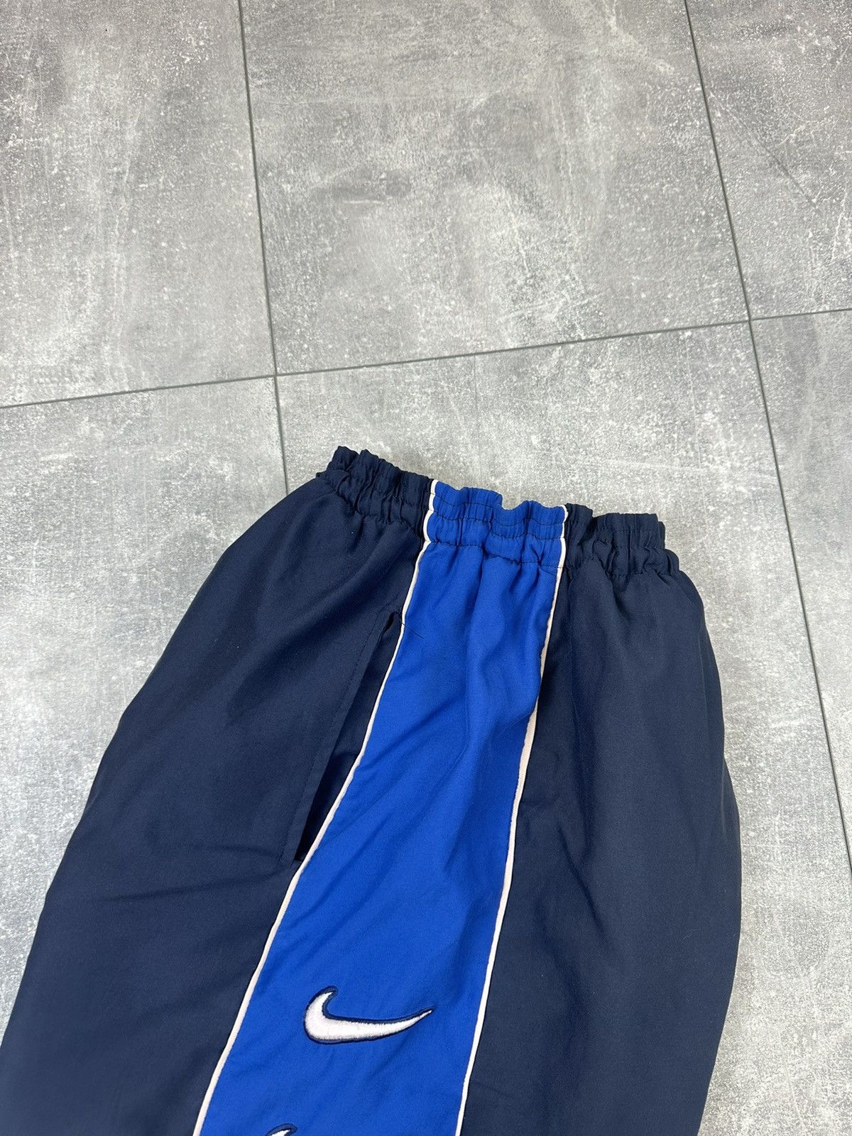 Nike Nike Vintage Y2K Shorts Small Swoosh Size US 36 / EU 52 - 3 Thumbnail