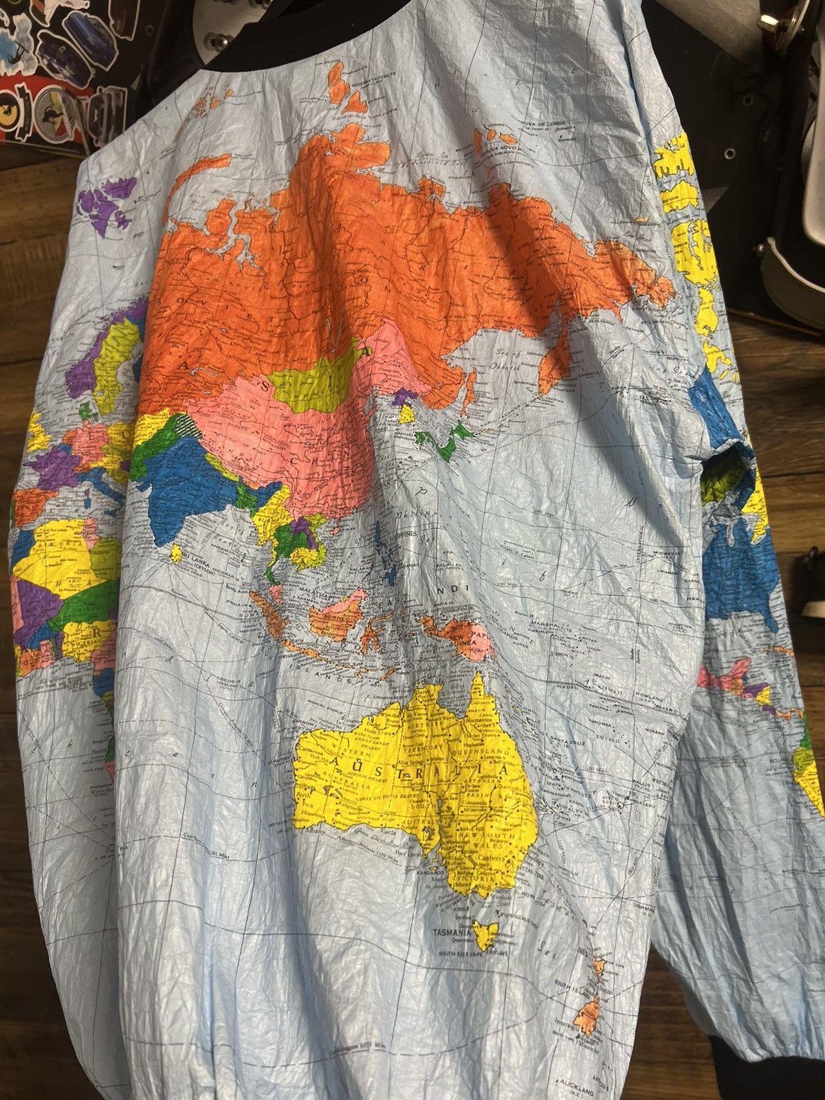 Vintage TY BREAKERS Vintage Wearin’ The World Tyvek Map 90s Jacket Size US L / EU 52-54 / 3 - 15 Thumbnail