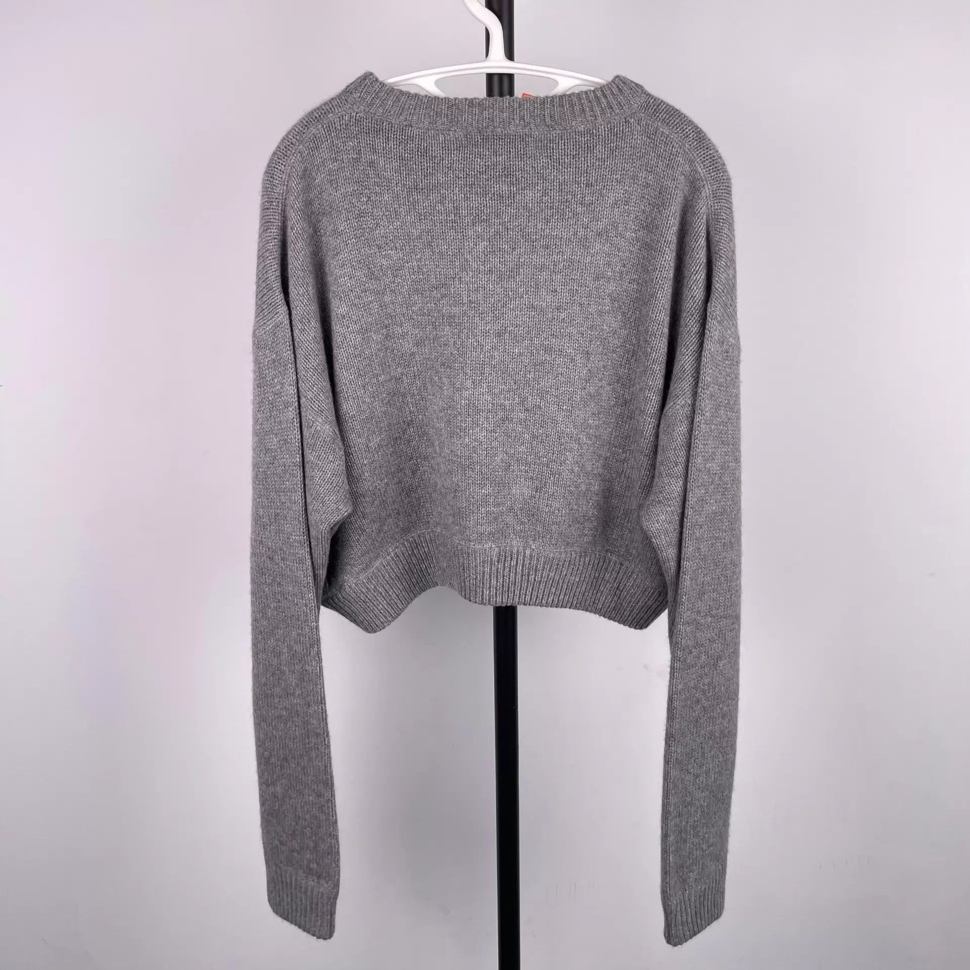 Miu Miu MIU MIU Gray Cashmere Sweater Womens 40 Chest Logo Size S / US 4 / IT 40 - 2 Thumbnail