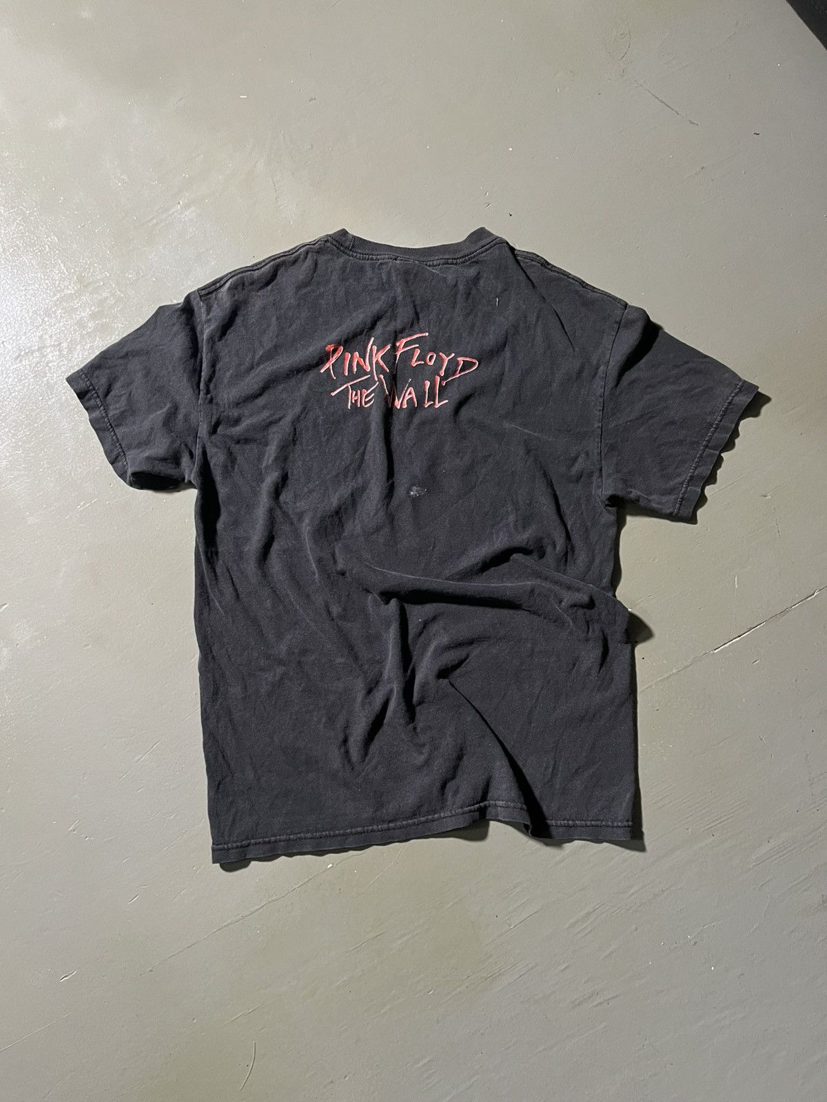 Vintage 2003 Pink Floyd “The Wall” t-shirt Size US M / EU 48-50 / 2 - 4 Thumbnail