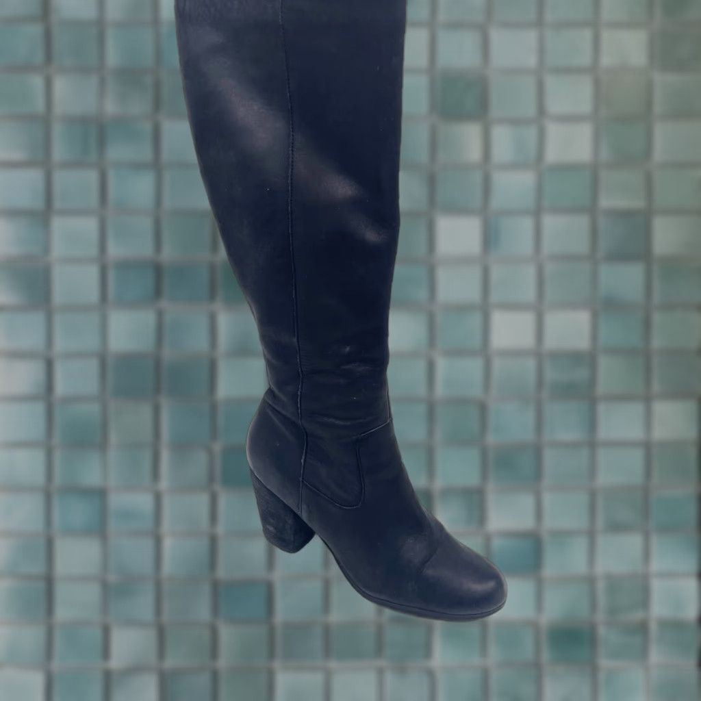 Vintage Bella Vita Evelyn II Women's Black Leather Boots 9 Wide Mid Heel Size US 9 / IT 39 - 1 Thumbnail