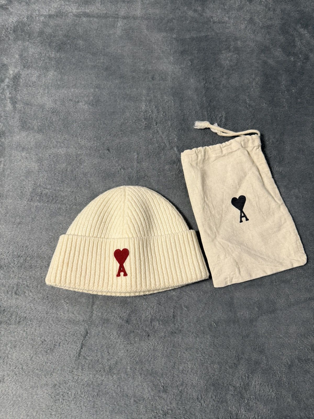 AMI AMI Paris Classic Cream White heart beanie Size ONE SIZE - 1 Thumbnail