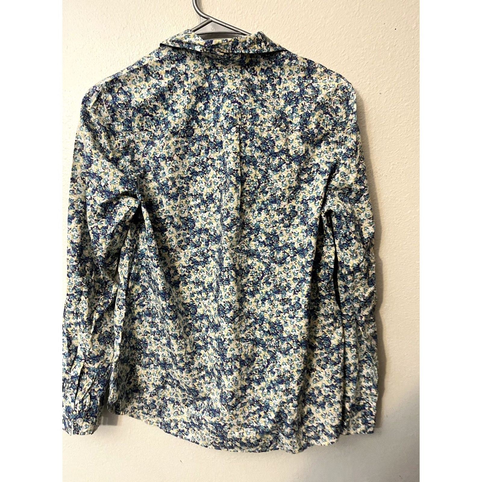 Talbots Talbots Blouse Size 8 Floral Print 1/2 Button Roll Tab Sleeve Cotton Multicolor Womens Long Sleeve Shirt Size M / US 6-8 / IT 42-44 - 3 Thumbnail