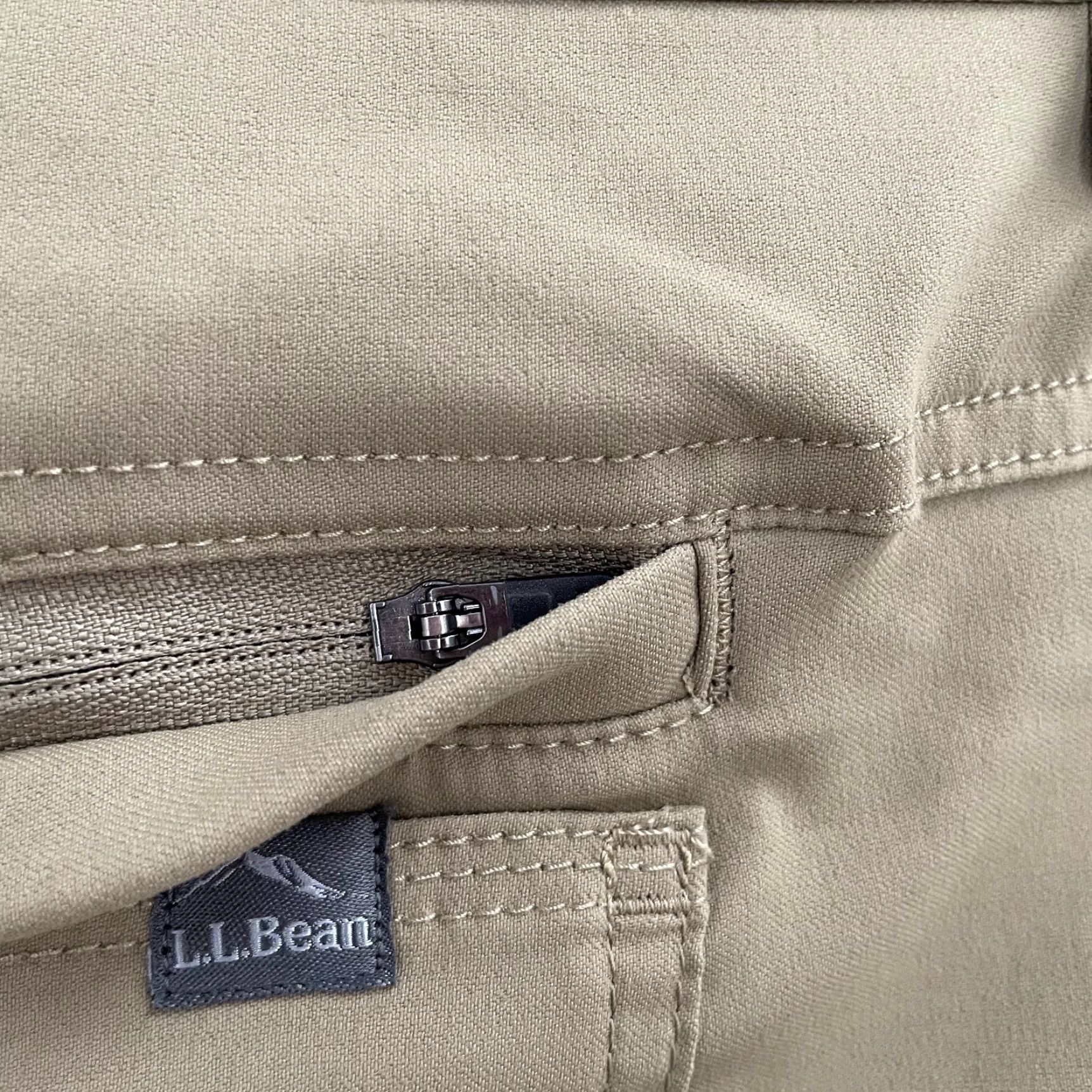 Vintage VINTAGE L.L. Bean Shorts Men 44 Khaki Chino Stretch 5-Pocket Casual Summer Size US 44 / EU 60 - 4 Thumbnail