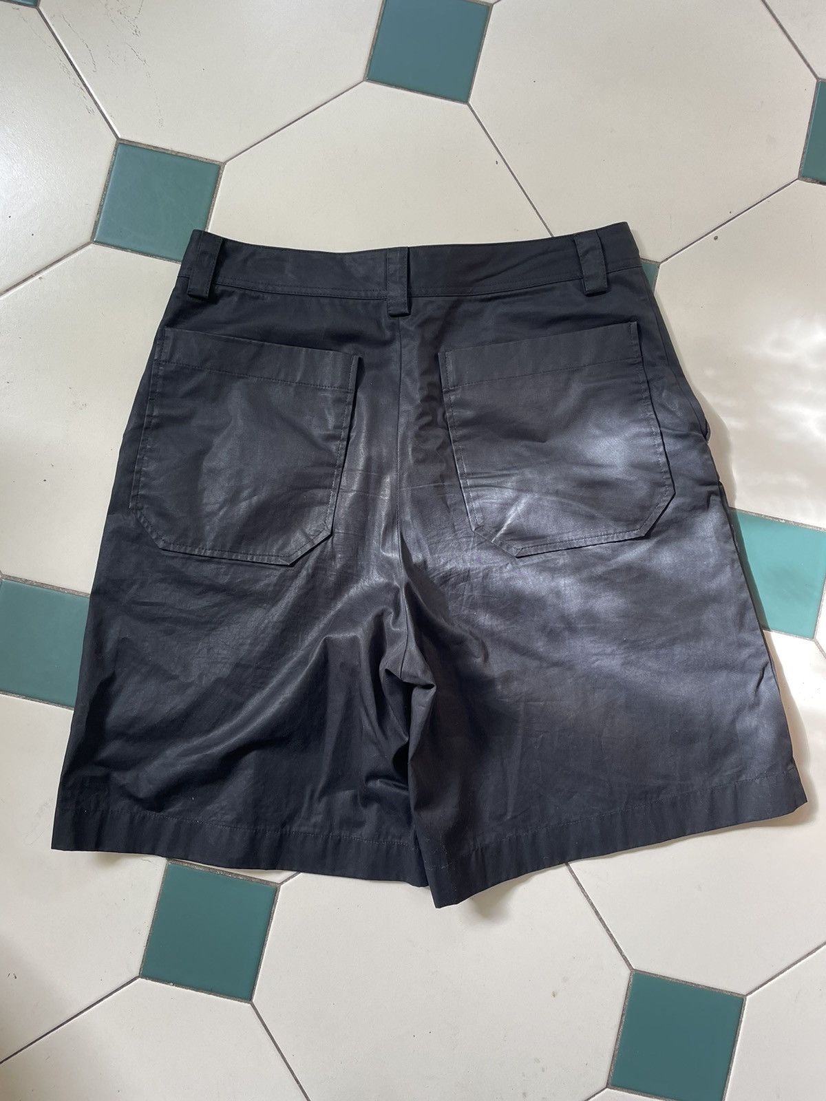 Acne Studios Acne Studios Black Shorts Size US 33 - 2 Thumbnail