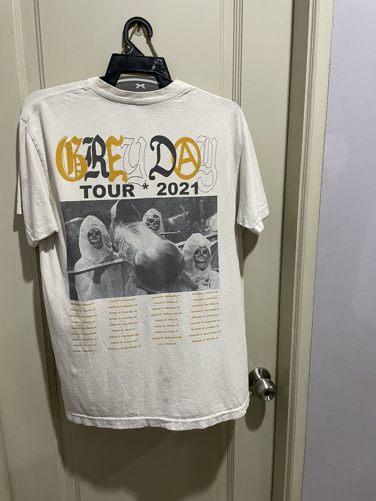 Japanese Brand VTG GREY DAY TOUR 2021 DESTROYED TEE Size US M / EU 48-50 / 2 - 10 Thumbnail