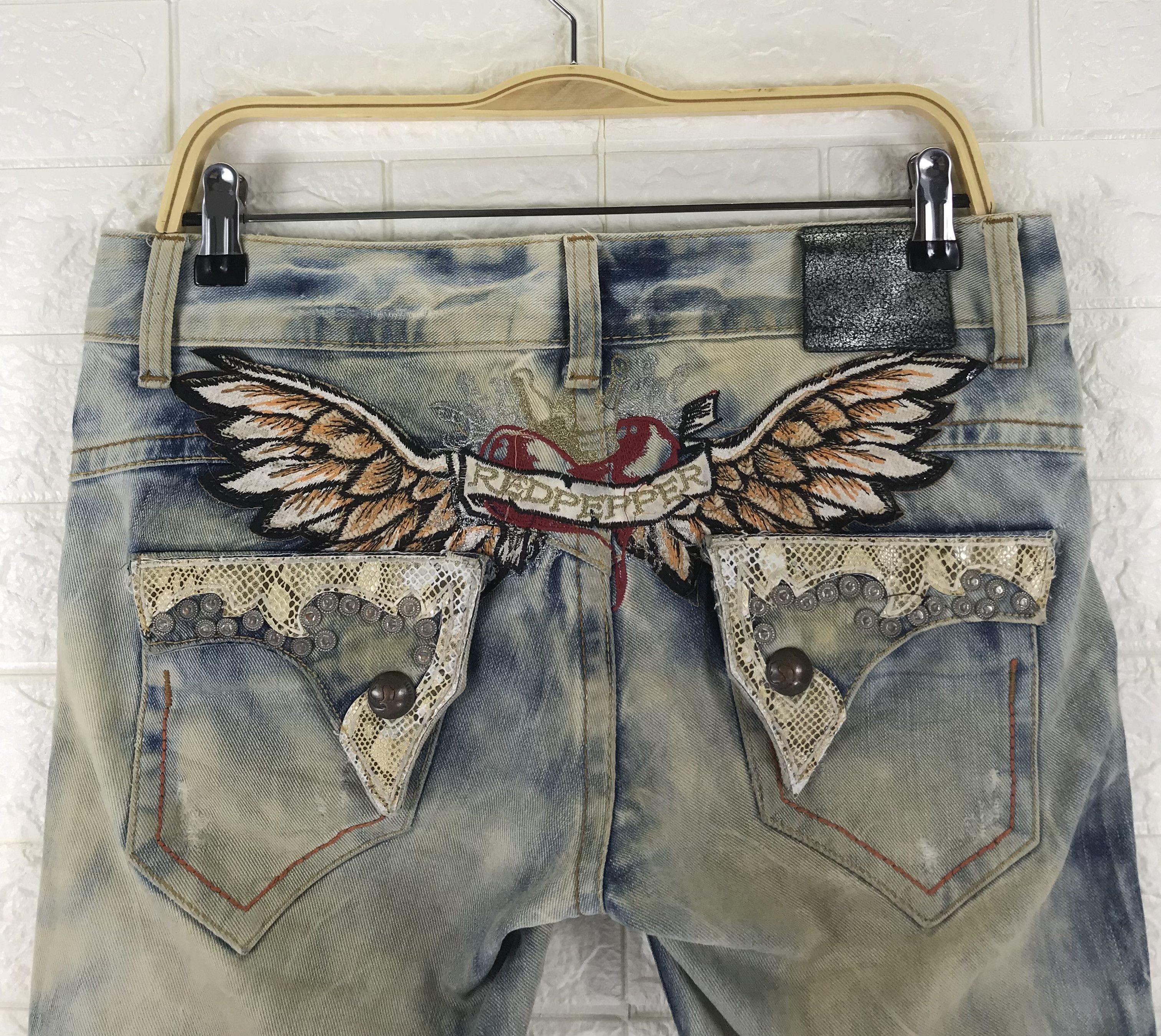 Japanese Brand Vintage Red Pepper Wings Embroidered Flare Jeans Size US 32 / EU 48 - 2 Thumbnail