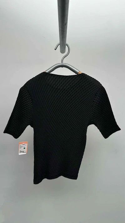 Issey Miyake o1tko10526 Sleek Pleats Top in Black Size M / US 6-8 / IT 42-44 - 2 Thumbnail