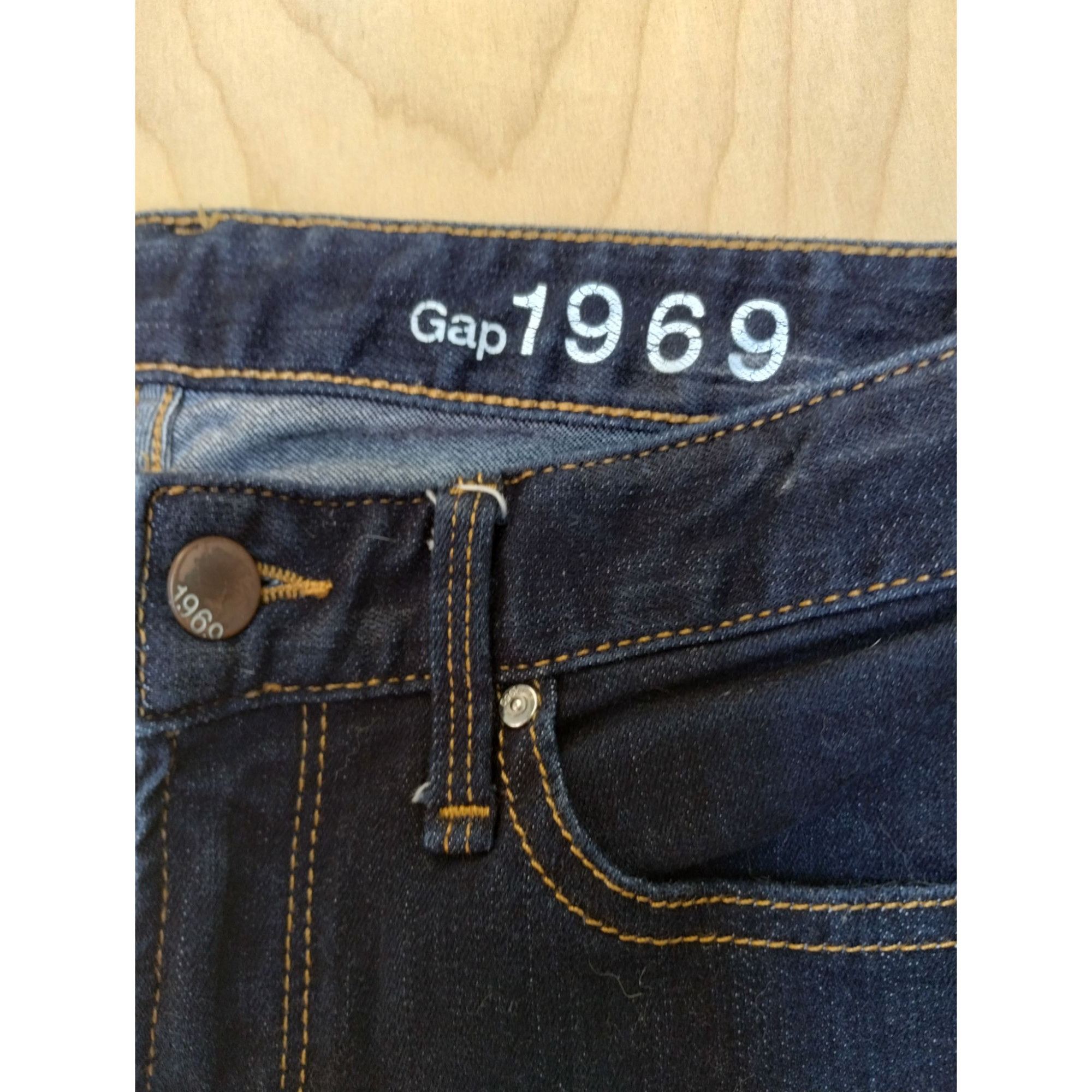 Gap Women Gap 1969 Real Straight Dark Wash Jeans Size 26 Waist 2 Size 26" / US 2 / IT 38 - 4 Thumbnail