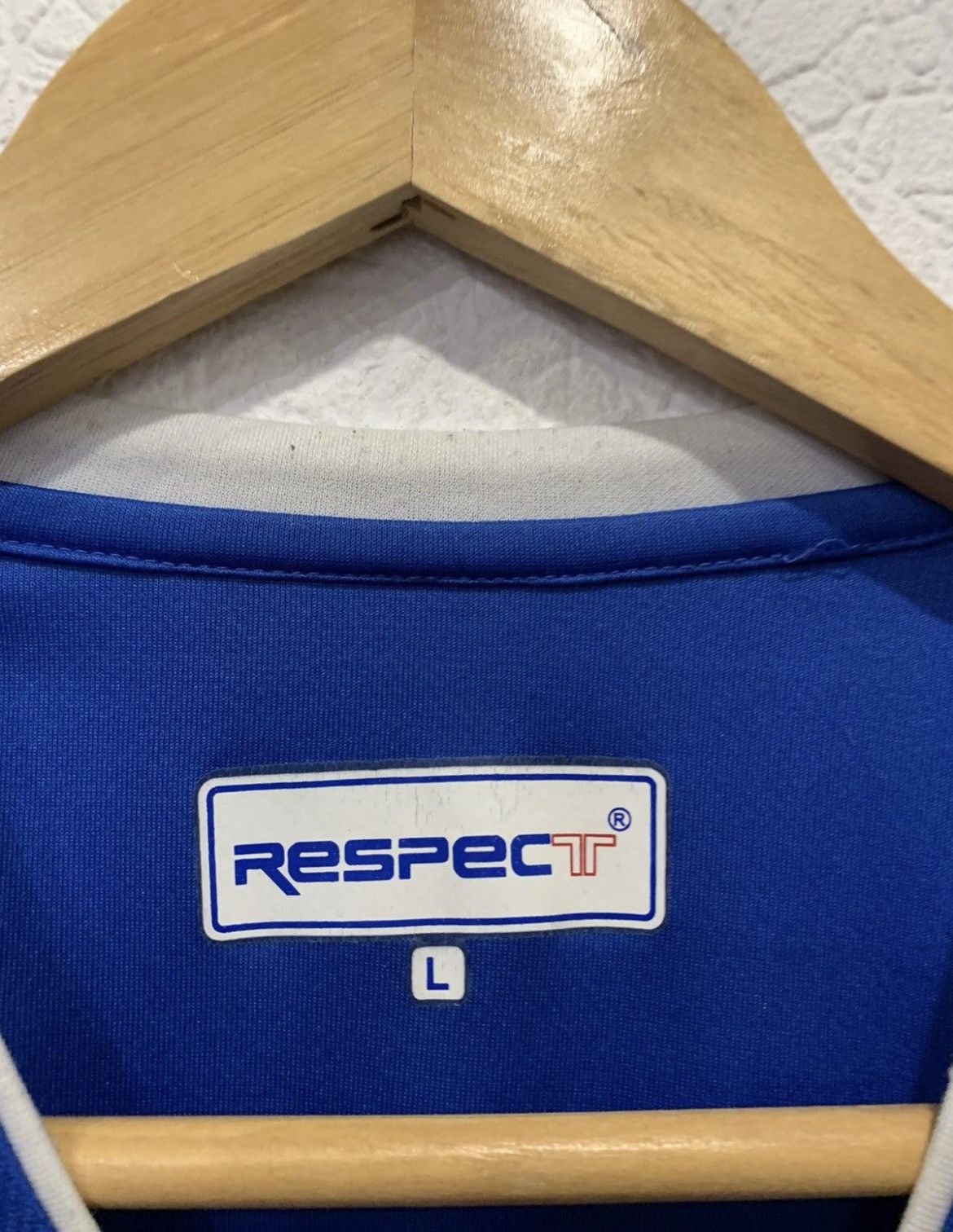 Other CHESTERFIELD RESPECT 2011/2012 HOME KIT SOCCER JERSEY Size US L / EU 52-54 / 3 - 5 Thumbnail