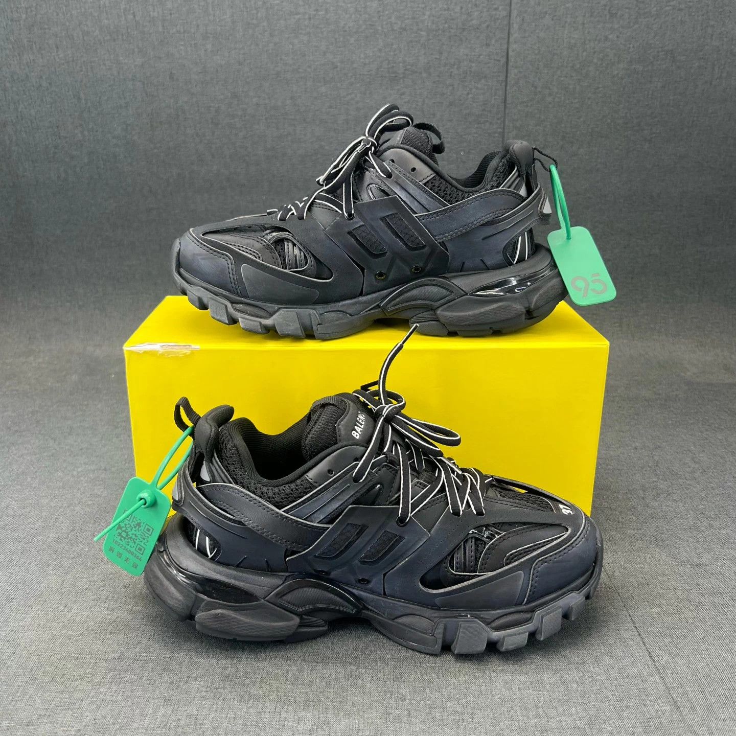 Balenciaga Balenciaga Track Wmns 37 Black Worn 2x Like New Size US 6 / IT 36 - 2 Thumbnail