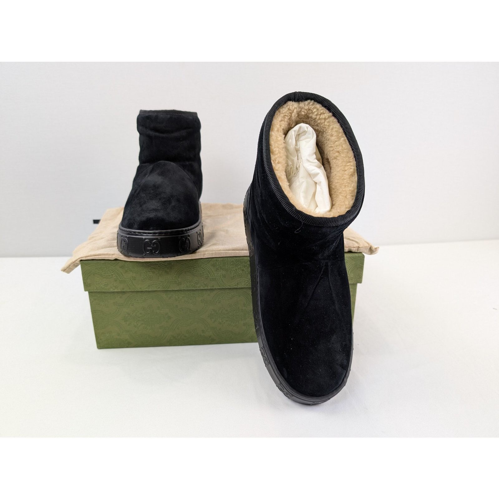 Gucci o1rshd1 Ankle Suede Boots in black with wool lining Size US 10 / IT 40 - 15 Thumbnail