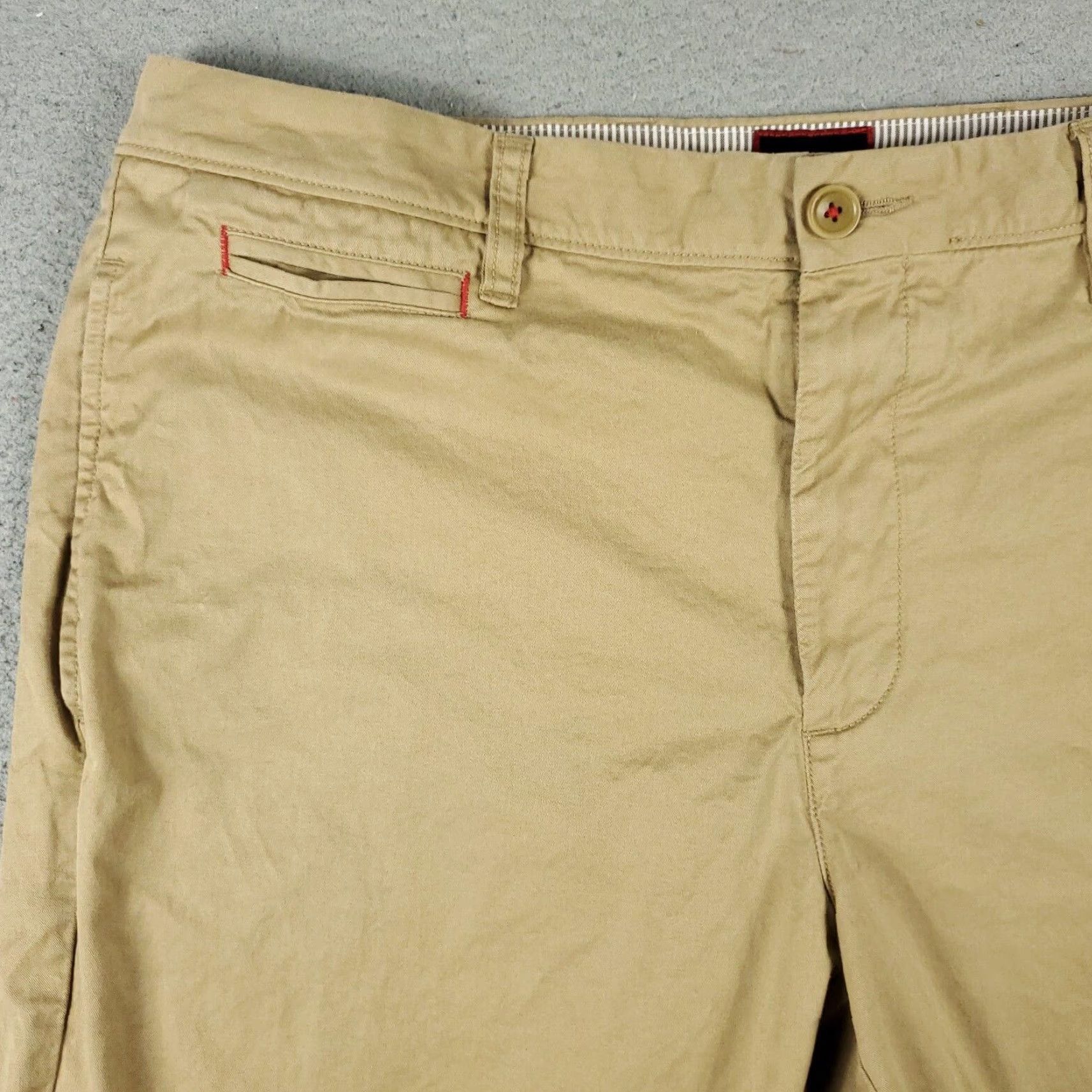 UNTUCKit VINTAGE UNTUCKit Men's Shorts Size 36 Beige Casual Chino Flat Front Cotton Size US 36 / EU 52 - 2 Thumbnail