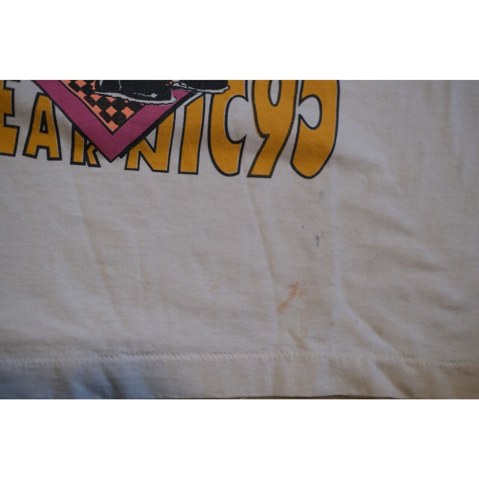 Fruit Of The Loom Vintage 1995 Fruit of Loom Freak Nic 95 Shirt Large White Size US L / EU 52-54 / 3 - 5 Thumbnail
