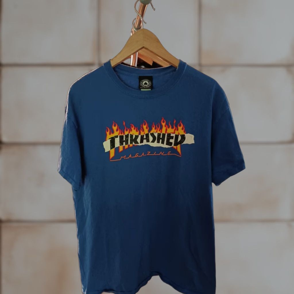 Thrasher VINTAGE Thrasher Magazine Skateboarding T-shirt Men L Blue Flames Shirt Mens Size US L / EU 52-54 / 3 - 1 Thumbnail