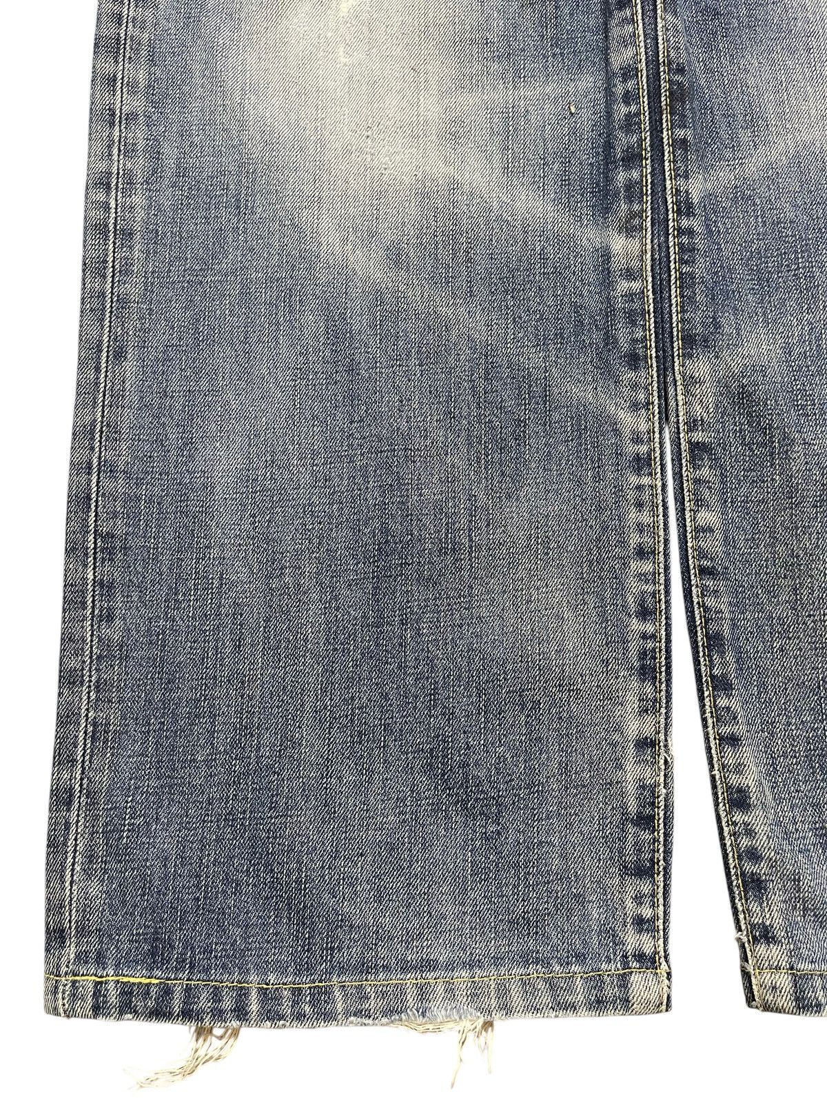 Uniqlo Vintage Uniqlo Blue Faded Wash Distressed Destroy Baggy Jean Size US 36 / EU 52 - 7 Thumbnail