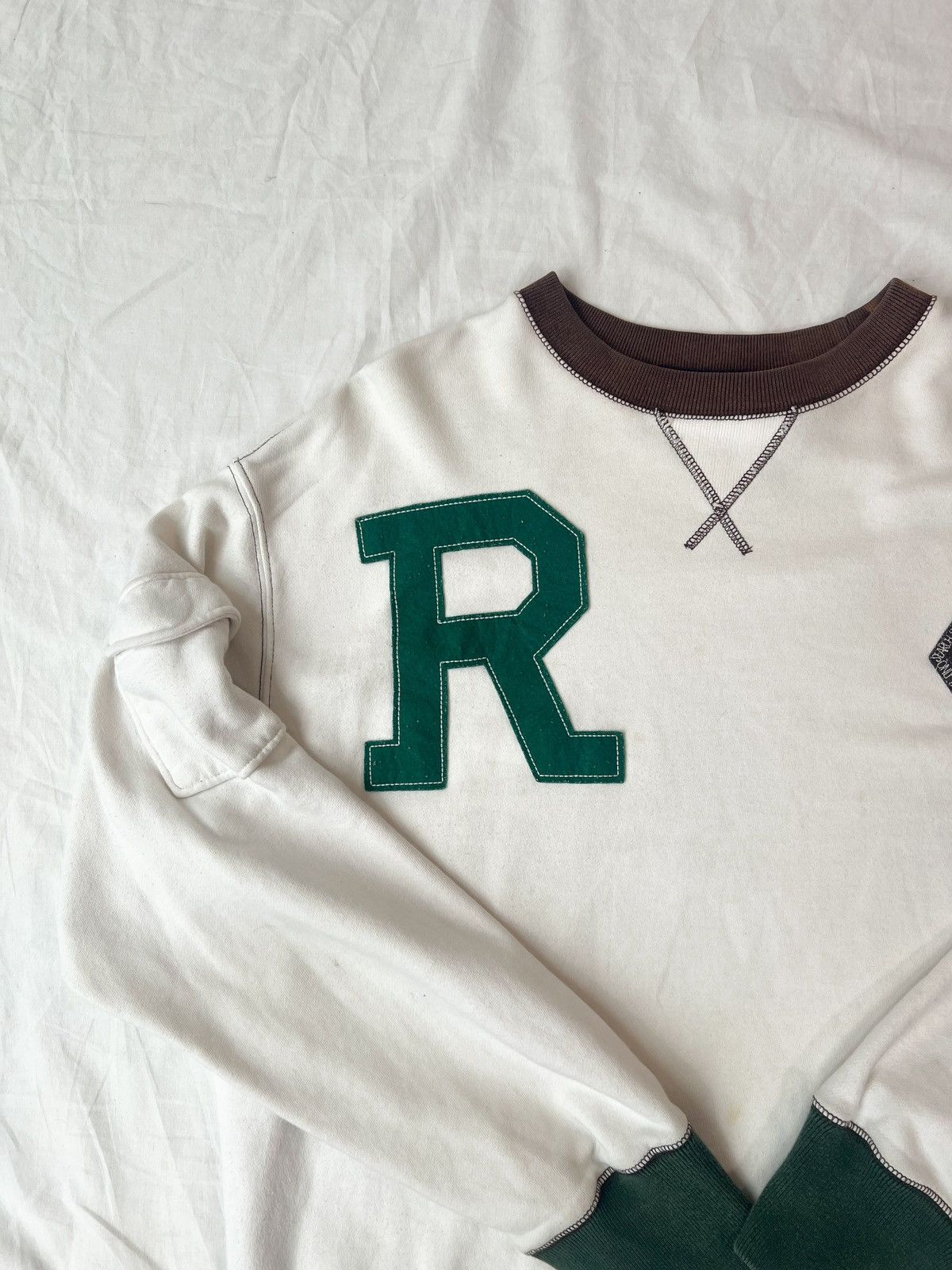 Jay-Z brown white green rocawear letter patch crewneck Size US L / EU 52-54 / 3 - 3 Thumbnail