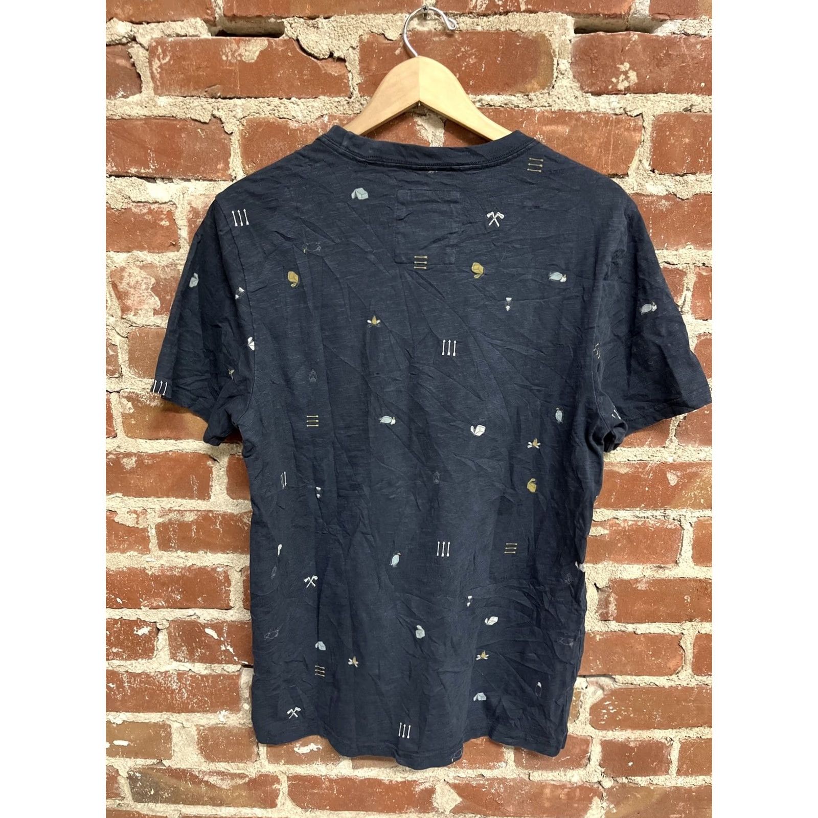 Prana Mens prAna Pocket T Shirt Crewneck Slim Fit Blue Camping Print Campfire Tent M Size US M / EU 48-50 / 2 - 2 Thumbnail