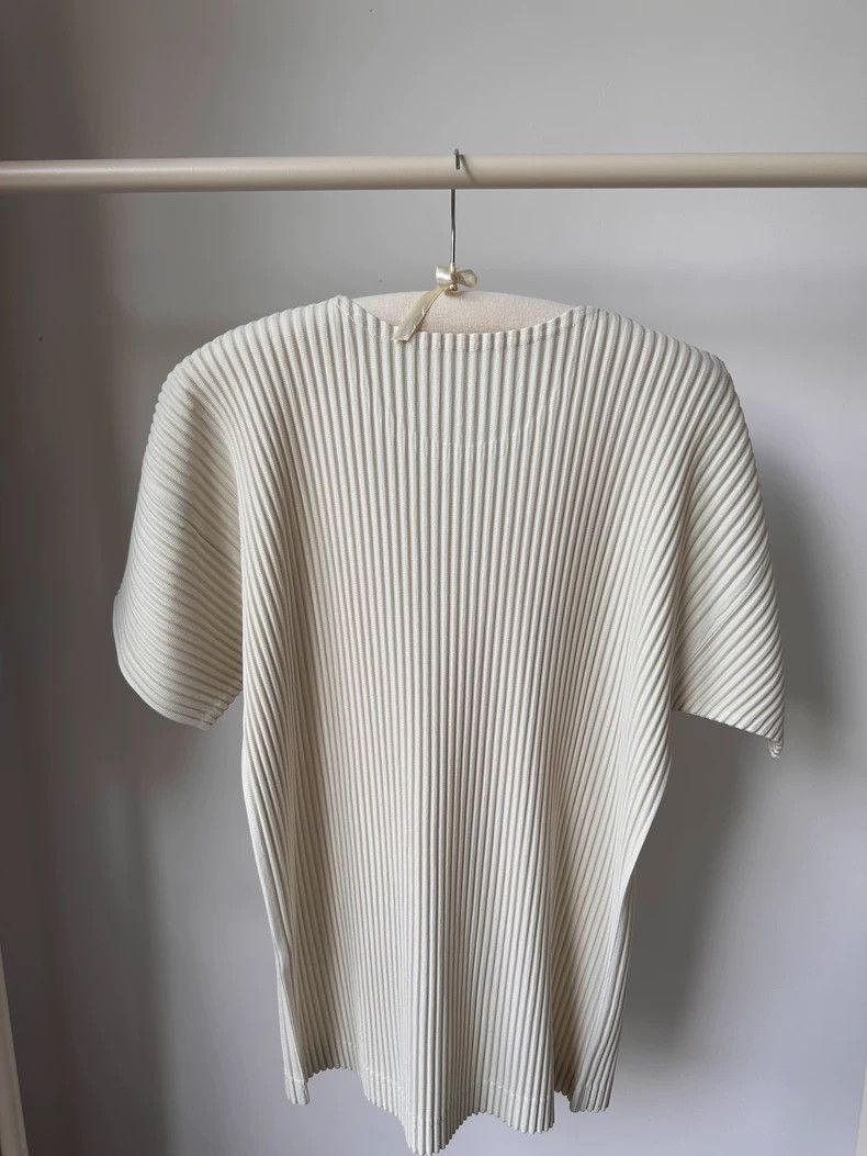 Issey Miyake Issey Miyake size:2 Off-white pleated short-sleeved shirt Size XS / US 0-2 / IT 36-38 - 5 Thumbnail