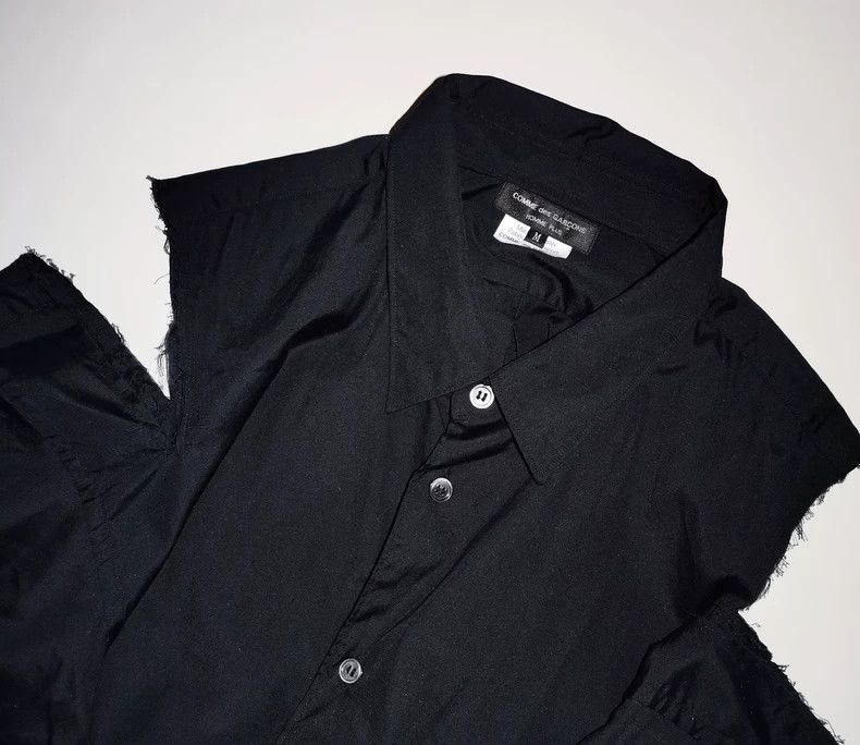 Comme des Garcons Comme Des Garcons 19ss shirt, shoulder cut design Size M / US 6-8 / IT 42-44 - 1 Thumbnail