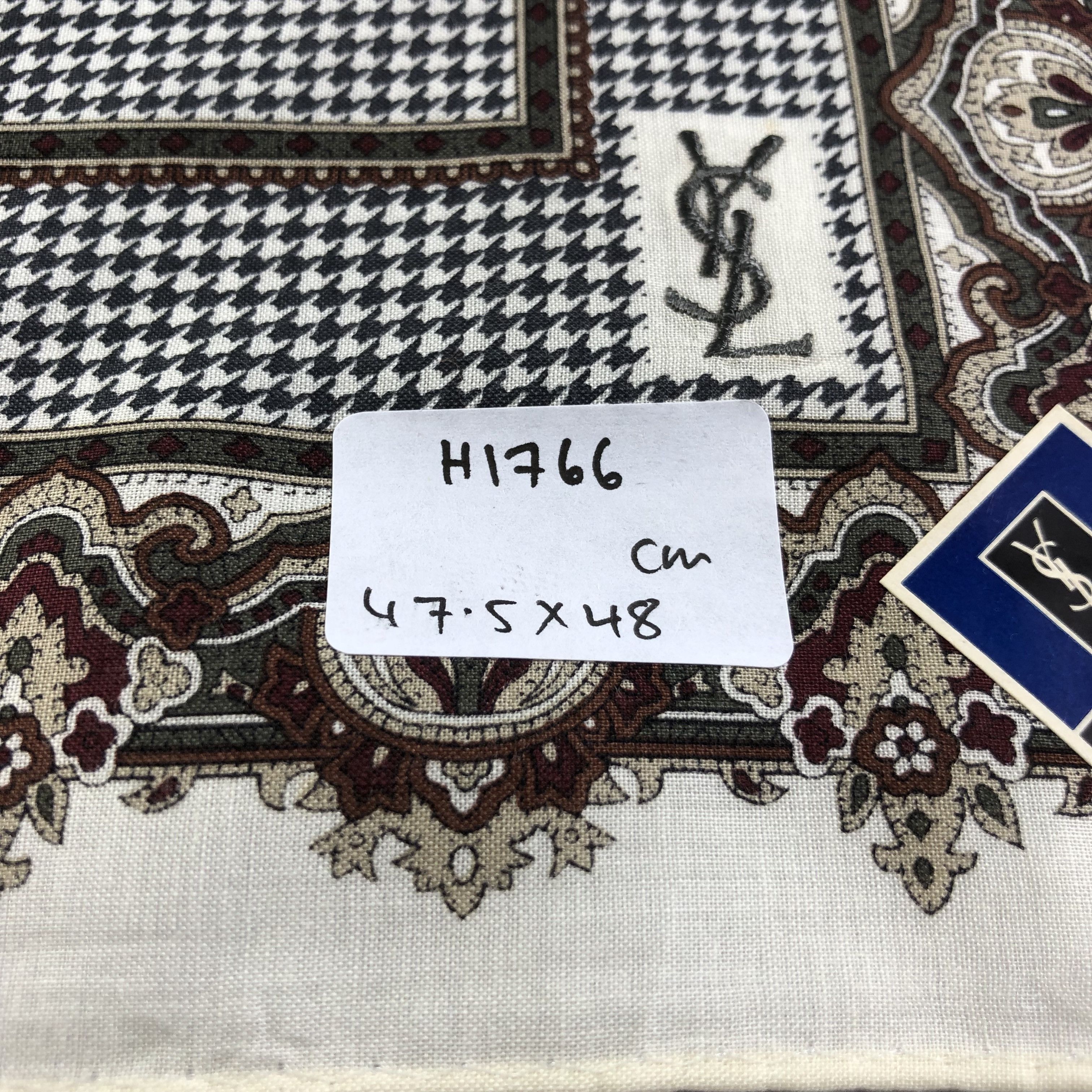 Yves Saint Laurent YSL Paisley Handkerchief Neckerchief Bandana H1766 Size ONE SIZE - 13 Thumbnail
