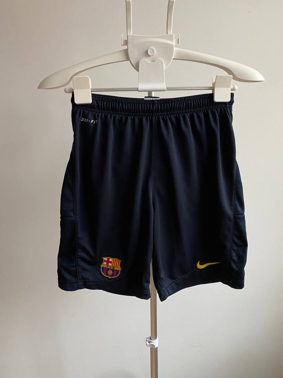 Vintage FC Barcelona Nike Football Shorts Men's Size US 34 / EU 50 - 1 Thumbnail