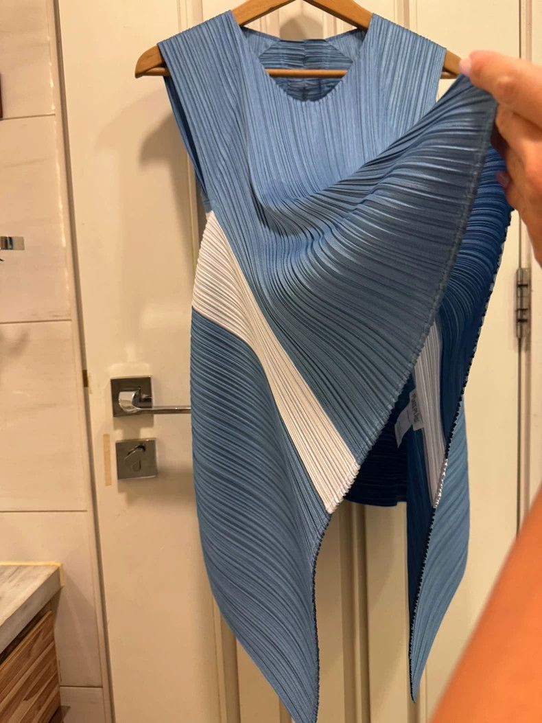 Issey Miyake Issey Miyake size:one size Blue vest Size XS / US 0-2 / IT 36-38 - 2 Thumbnail