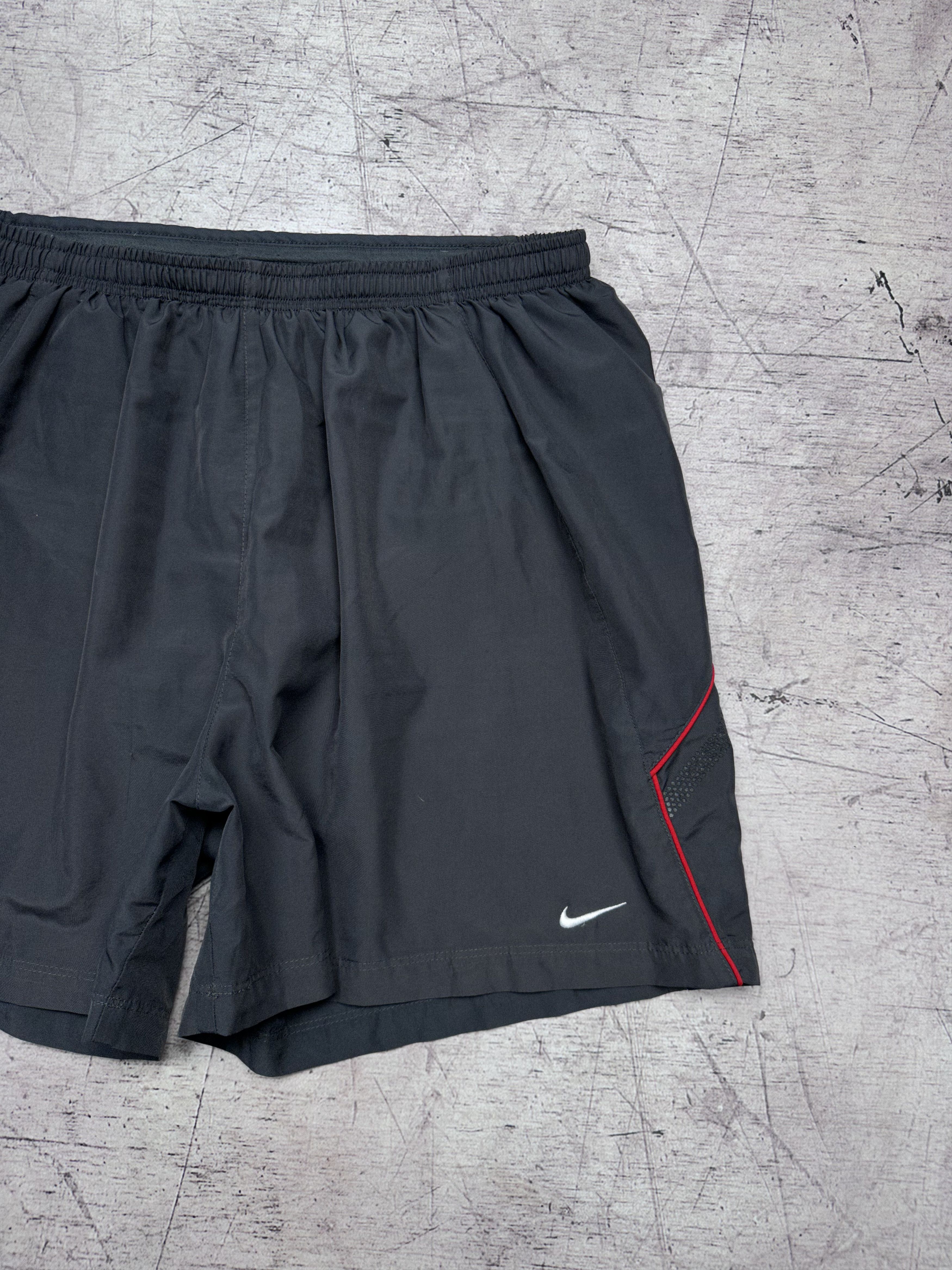 Nike Nike Vintage Mens Nylon Shorts Size US 36 / EU 52 - 2 Thumbnail