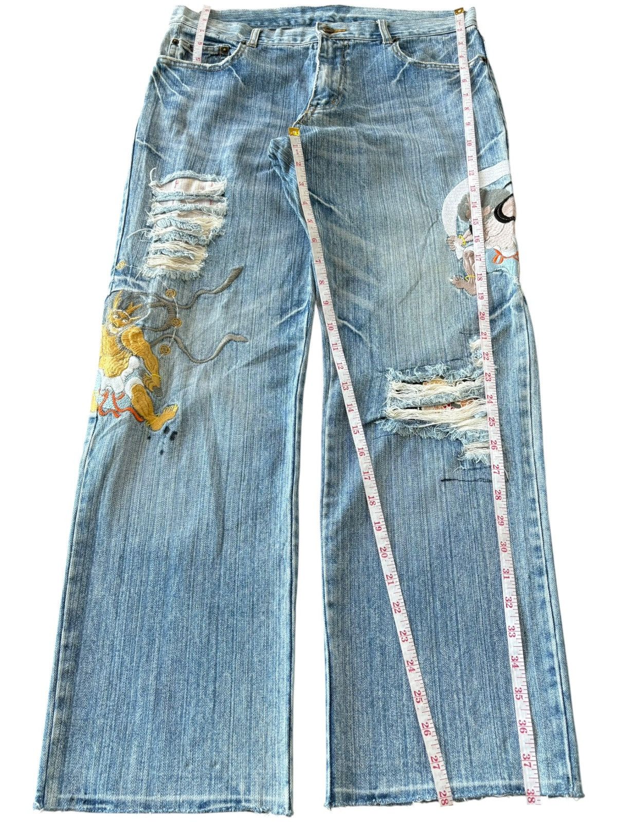 Japanese Brand Vintage Japanese Brand Embroidery Devil Distress Baggy Jeans Size US 34 / EU 50 - 8 Thumbnail