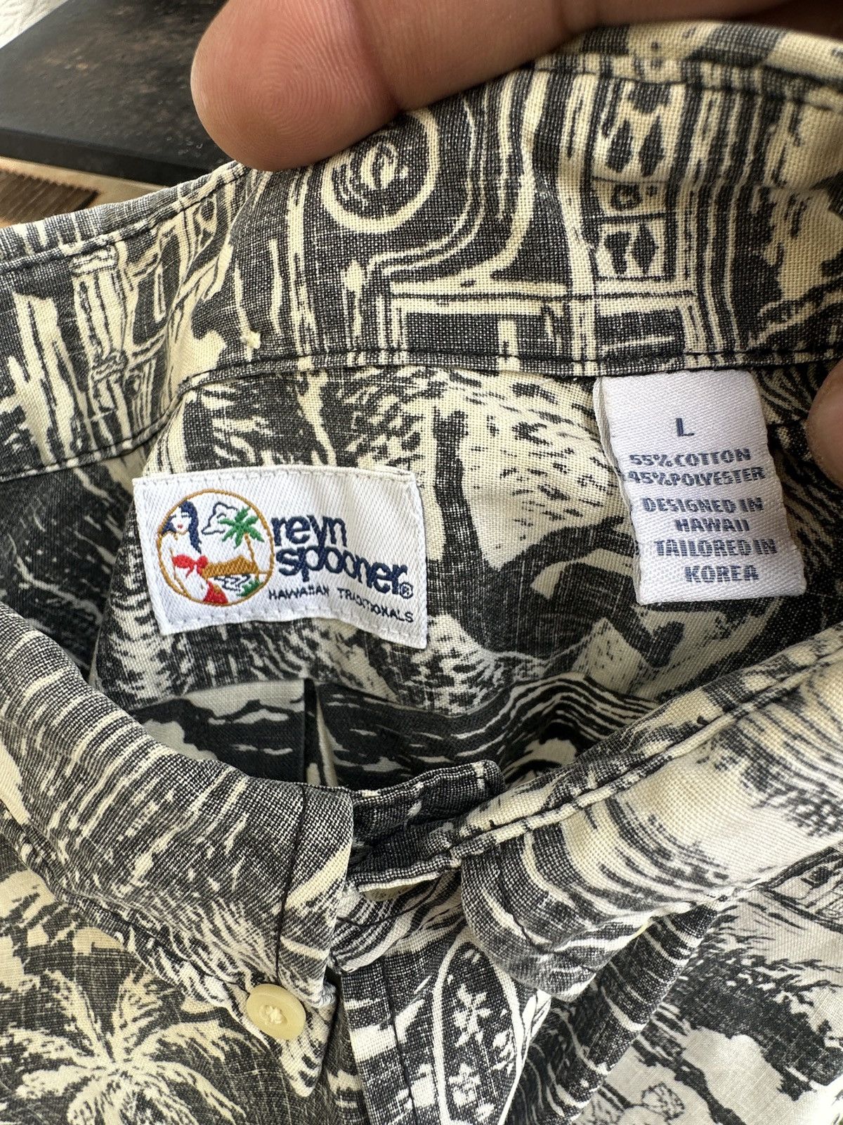 Reyn Spooner PreOwned Reyn Spooner Hawaiian Print Black/Beige Men's L Size US L / EU 52-54 / 3 - 4 Thumbnail